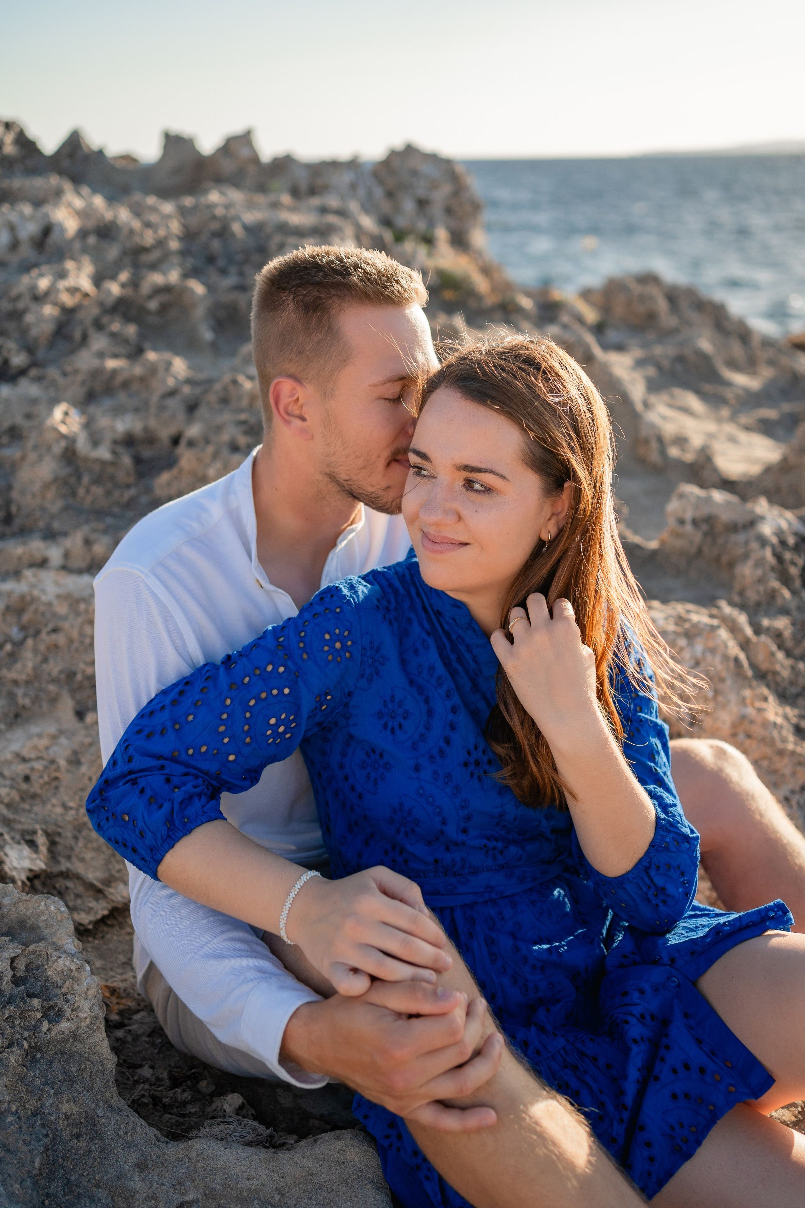 Romantischer Heiratsantrag auf Mallorca – Überraschung am Meer. Deine Fotografin auf Mallorca für Familien und Business