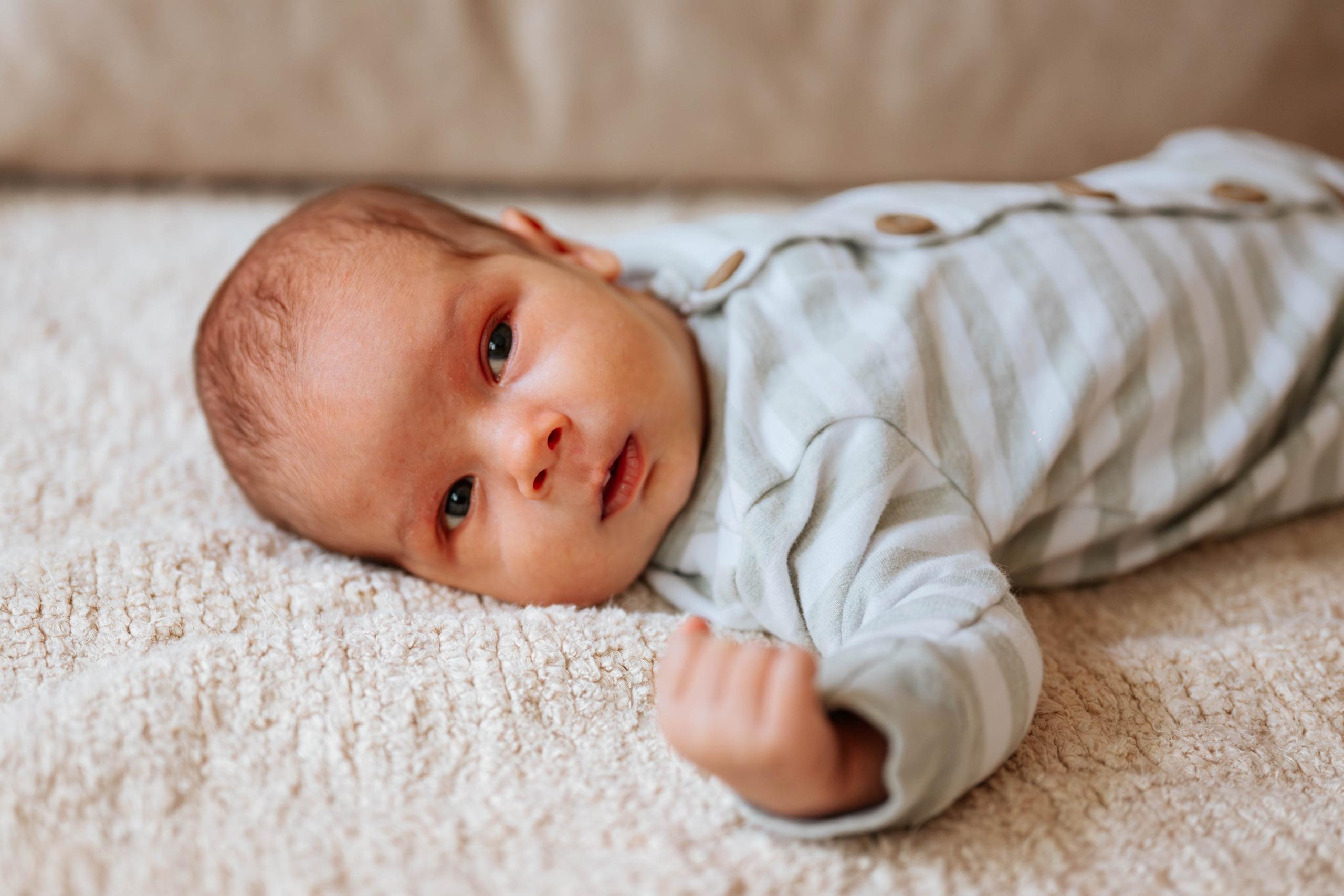 FOTOGRAFISANJE BEBA KOD KUĆE. Dečiji i porodični fotograf