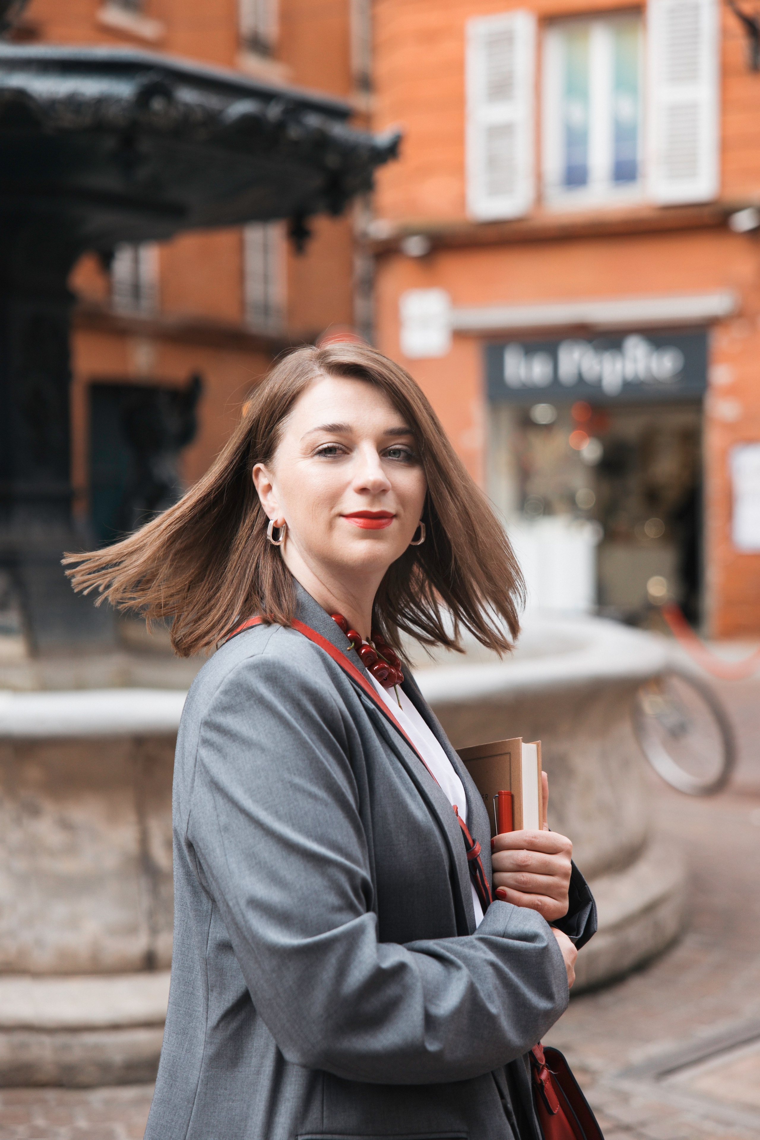 Personal Brand photoshoot in Toulouse. Eugenie Smirnova — wedding, corporate and lifestyle photographer in Toulouse and Southwest France