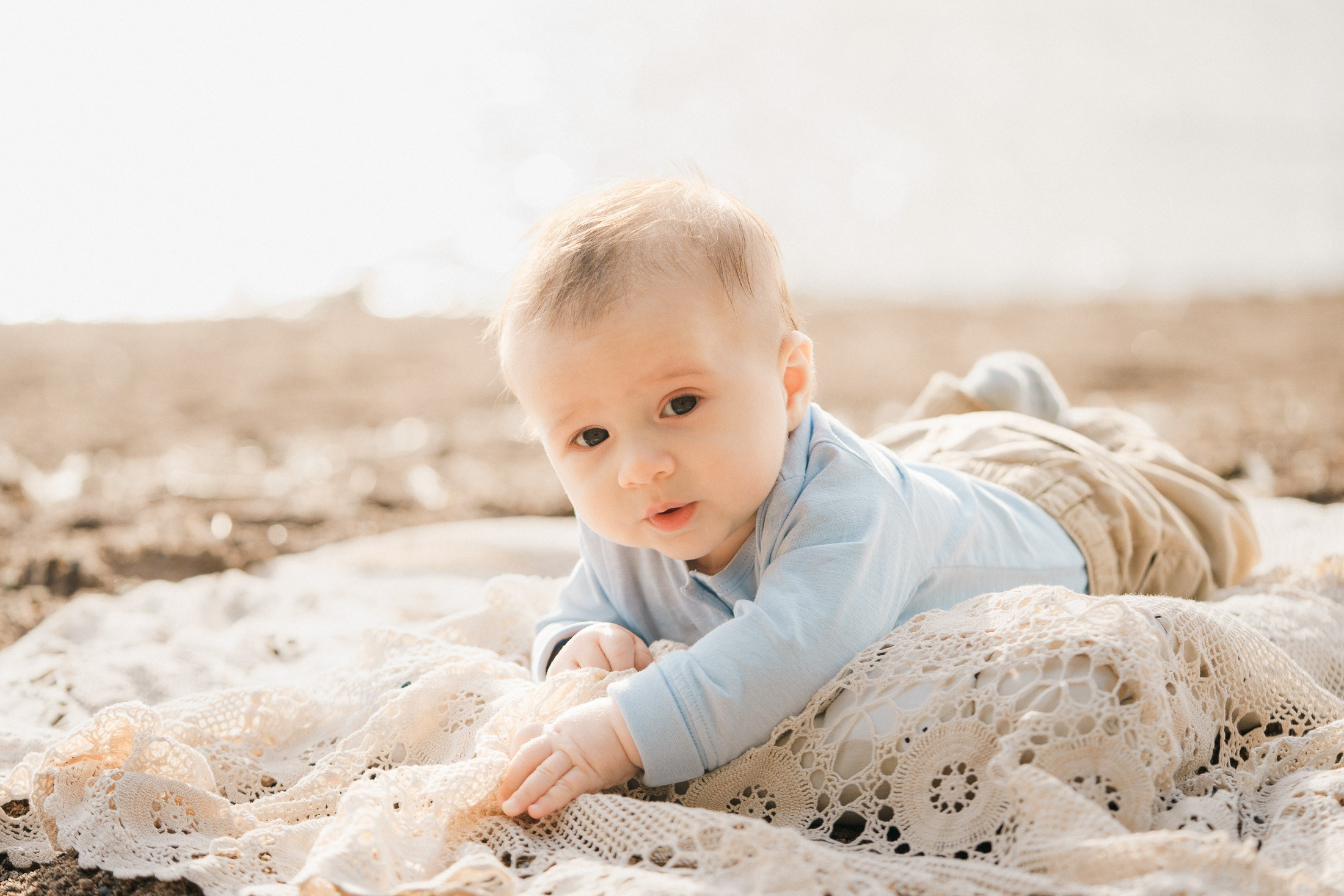 Kesäinen vauva- ja perhekuvaus Munkkiniemessä