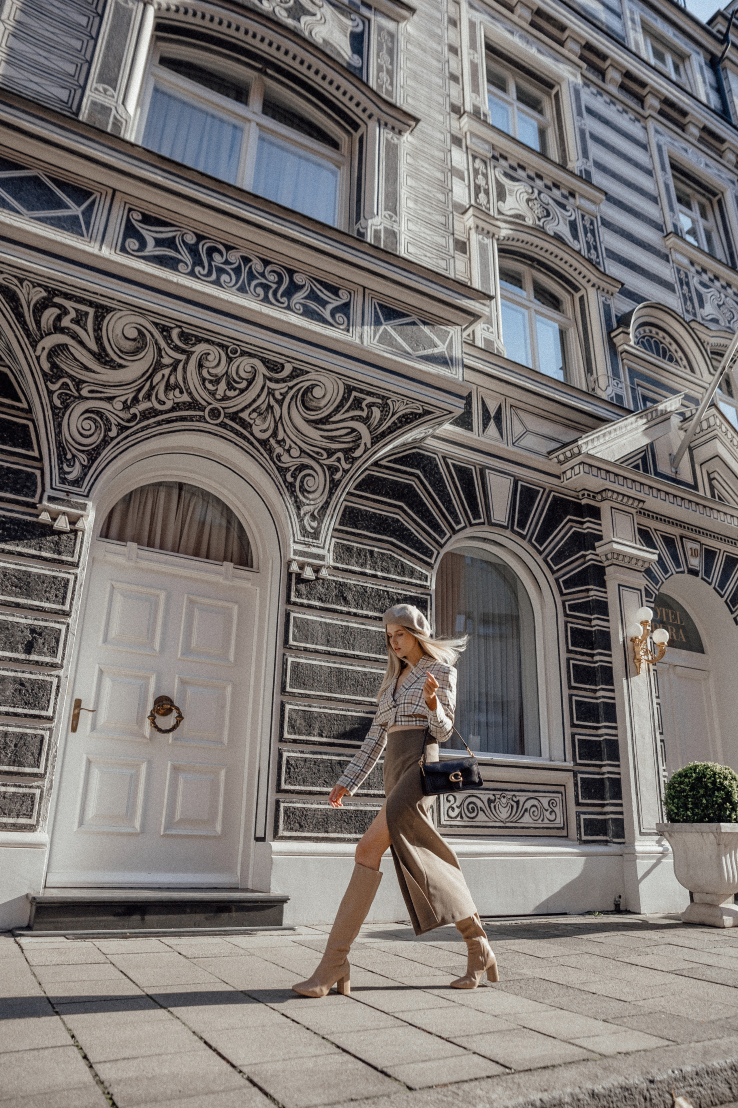 Hotel Opera. Family photograph in Munich Anastasia Vorobtsova