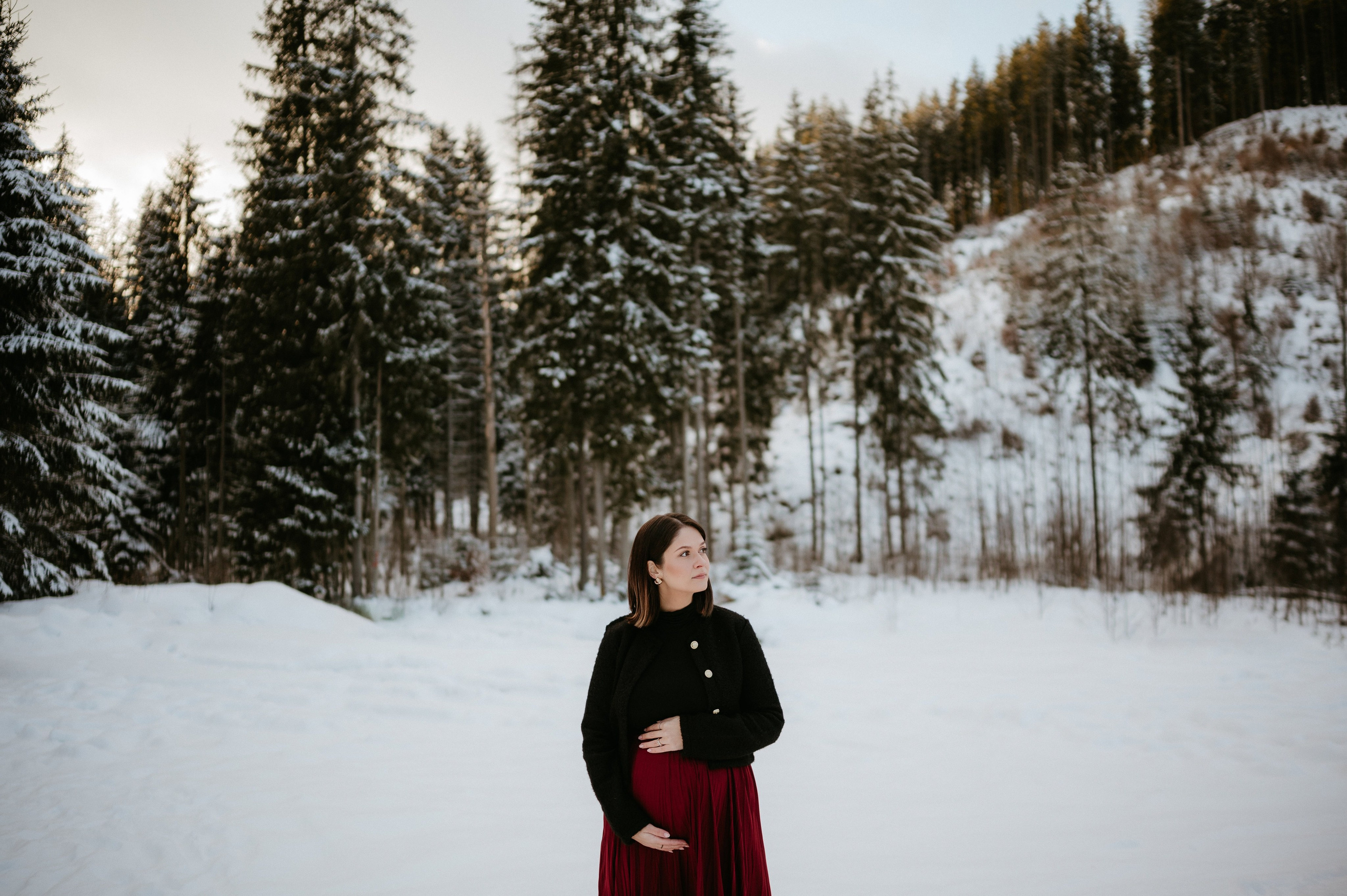 Ședință Foto de Familie la Munte – Fotografii de Iarnă în Lupcina. Valentin Melen - fotograf de nunta 🤍