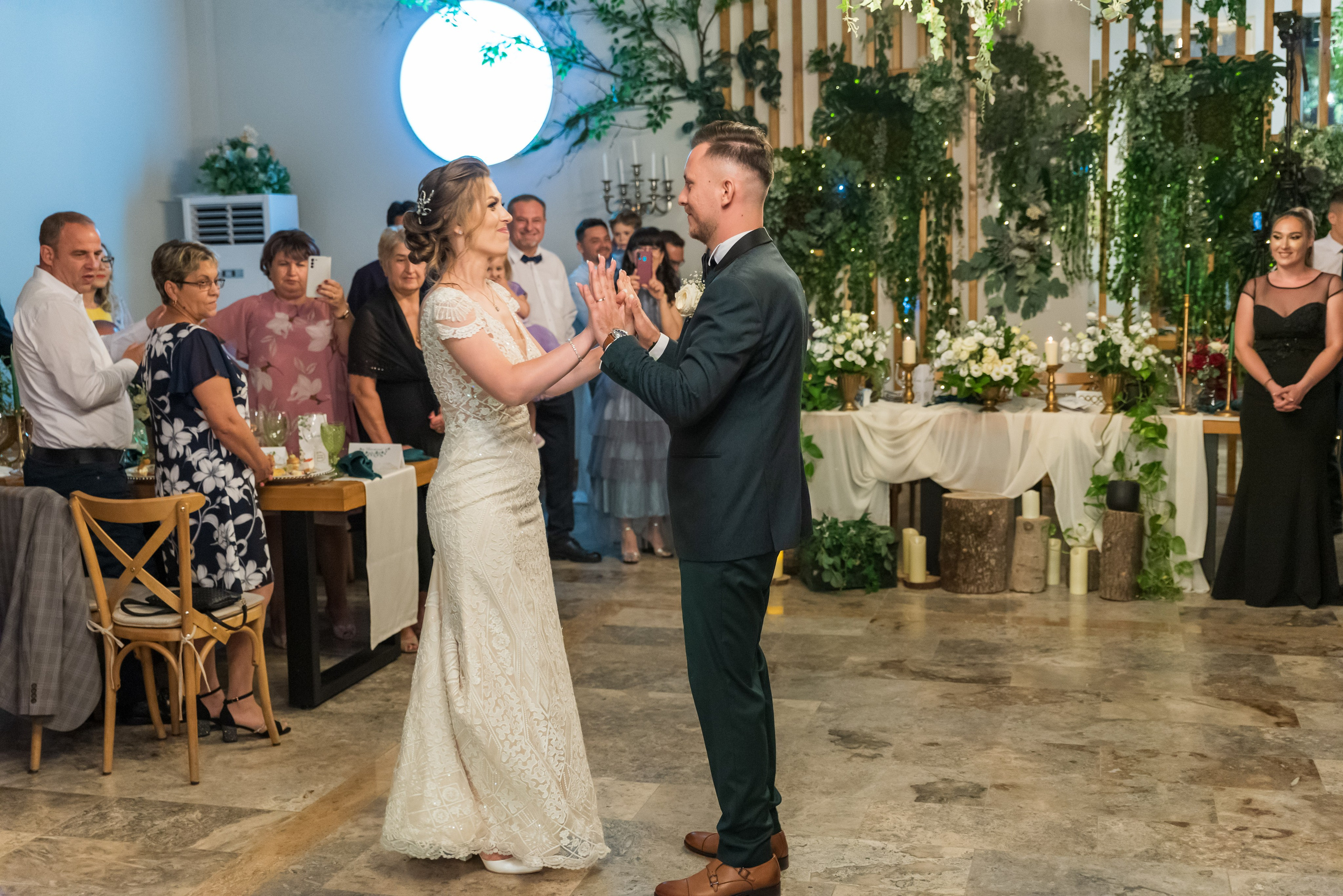 Locație de nuntă, fotograf nuntă, fotograf eveniment, fotograf ceremonie, fotograf petrecere, fotograf mireasă, fotograf mire, decor nunta, fotograf atmosferă, fotograf romantic, fotograf lux, fotograf elegant, fotografii unice, fotografii memorabile, fotograf  România, fotograf nunta Ciresul Salbatic