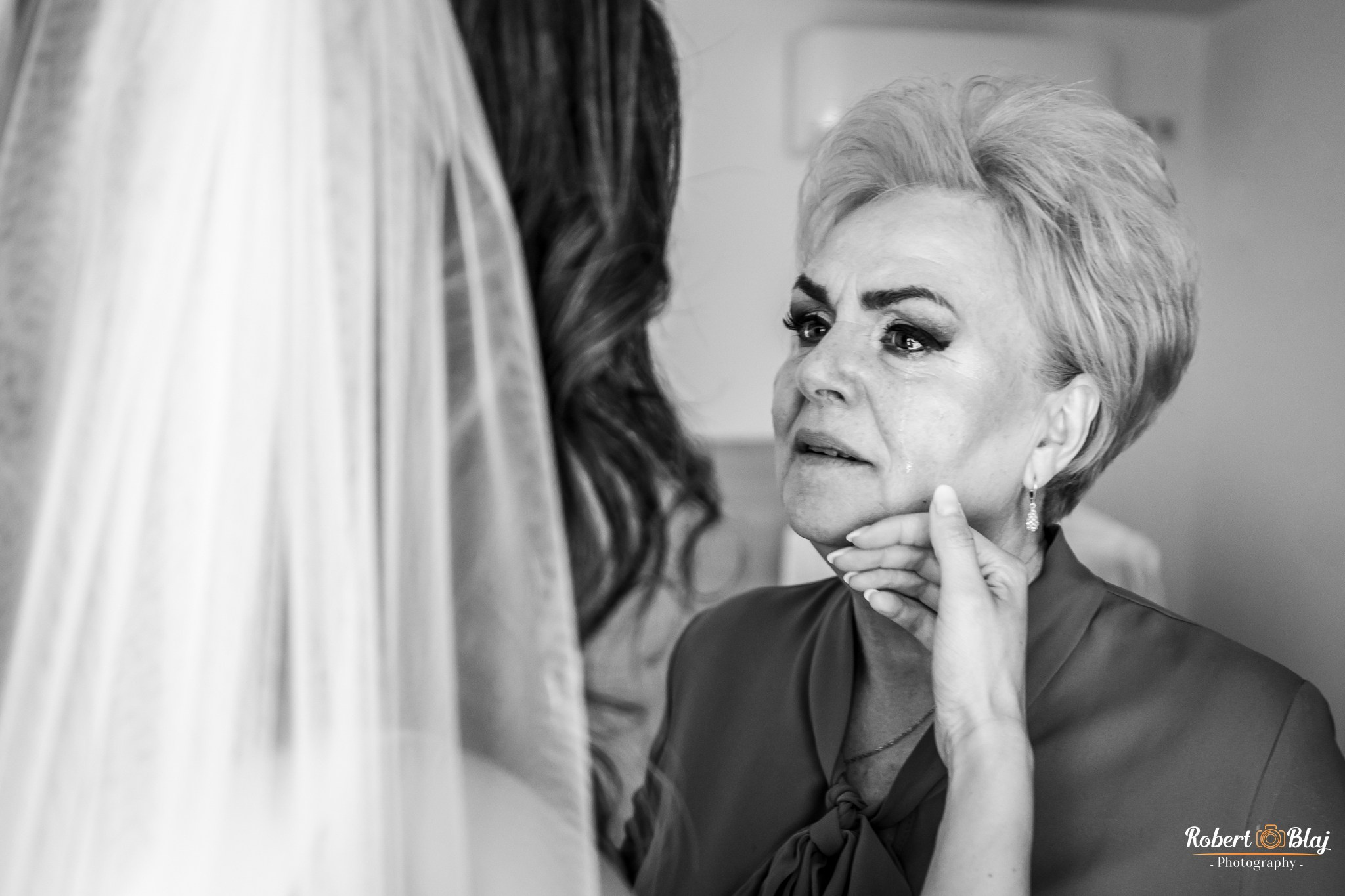 Ioana & Florin. Robert Blaj - Fotograf Nuntă Iași