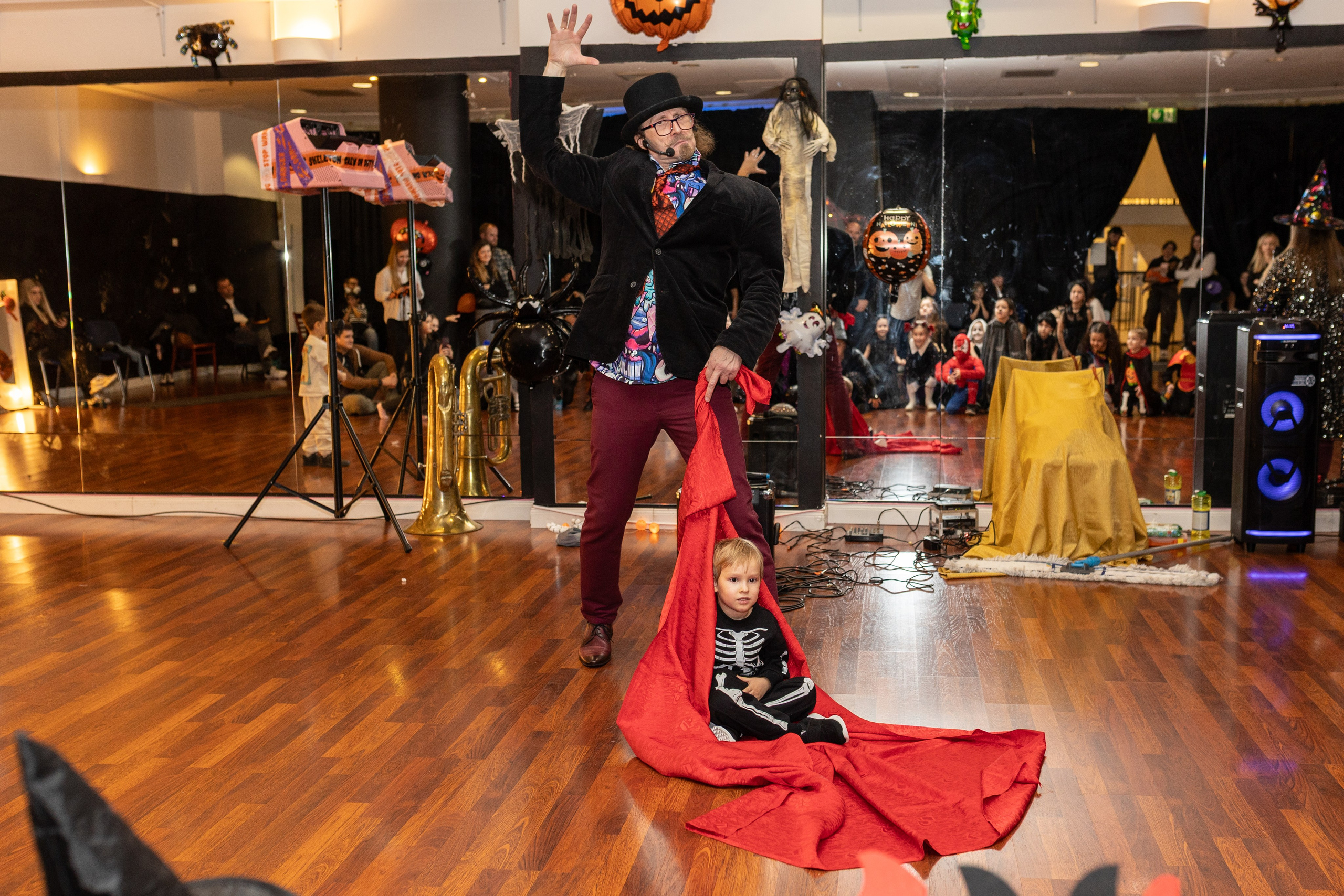 Leo dance studio Helloween 2025. Семейный и детский фотограф в Варшаве Мила Бобровская