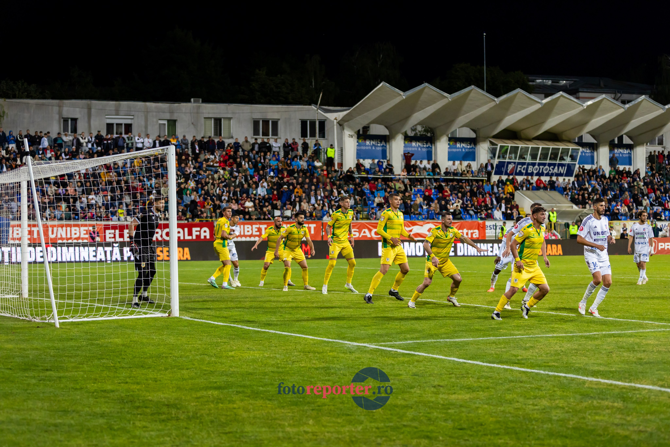 Galerie Foto: FC Botoșani vs. CS Mioveni - Pe 17 mai 2024, am fost martorii unei partide incredibile între FC Botoșani și CS Mioveni, în prima manșă a barajului pentru evitarea retrogradării. În fața unui stadion plin de emoție și speranță, echipa noastră a obținut o victorie importantă, cu un gol marcat de Aldair în minutul 93. 💪 *FC Botoșani 1-0 CS Mioveni*⚽️ Urmăriți momentele cheie ale meciului și bucuria suporterilor în această galerie foto! Pregătiți-vă pentru meciul de retur de pe 24 mai, când vom lupta din nou pentru a rămâne în prima ligă.#FCBotoșani #CSMioveni #BarajRetrogradare #ForzaBotoșani 
