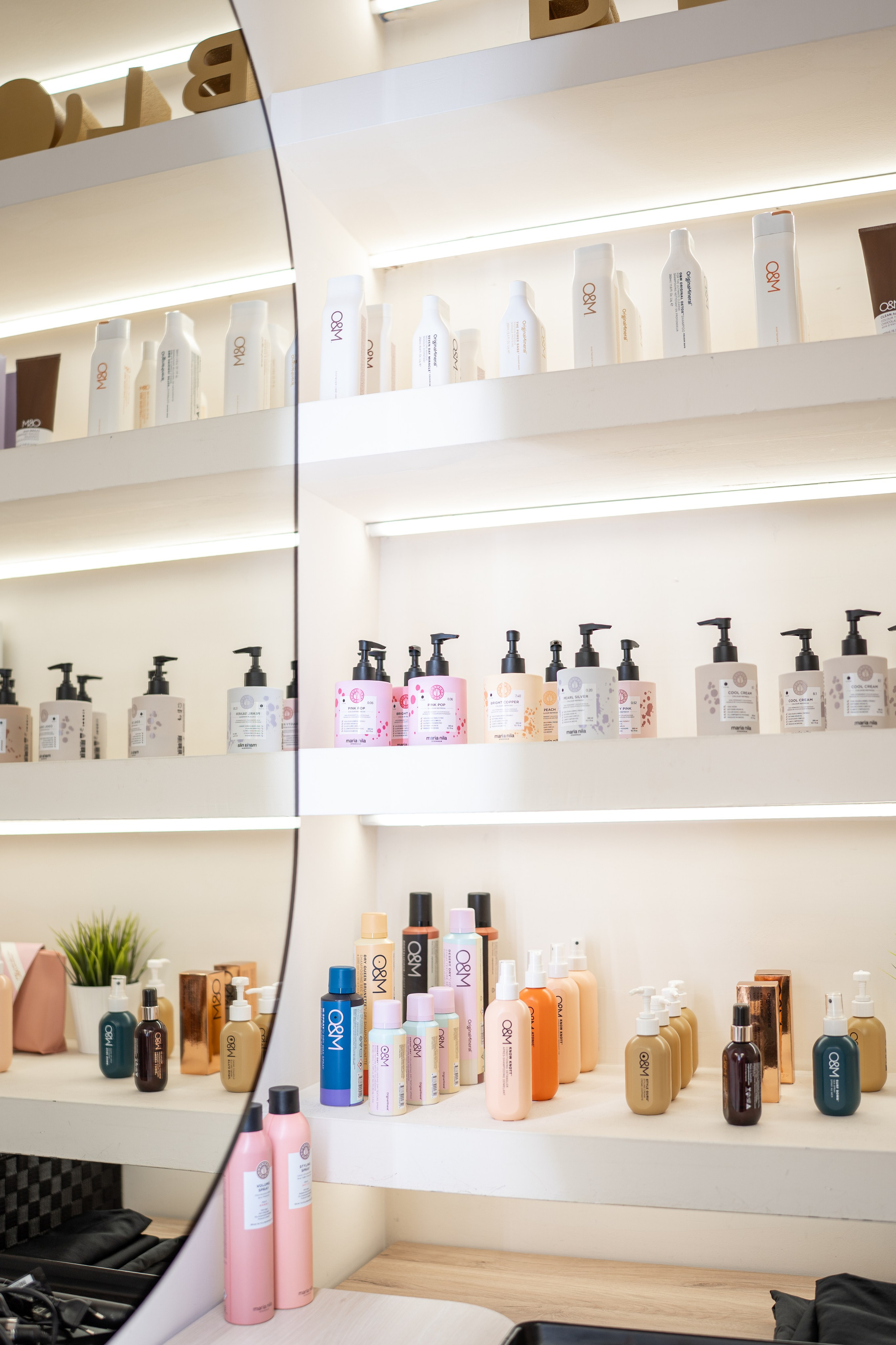 Content shooting for Salon BLOU. Photographer in Madrid, Spain. Alyona Belyaninova