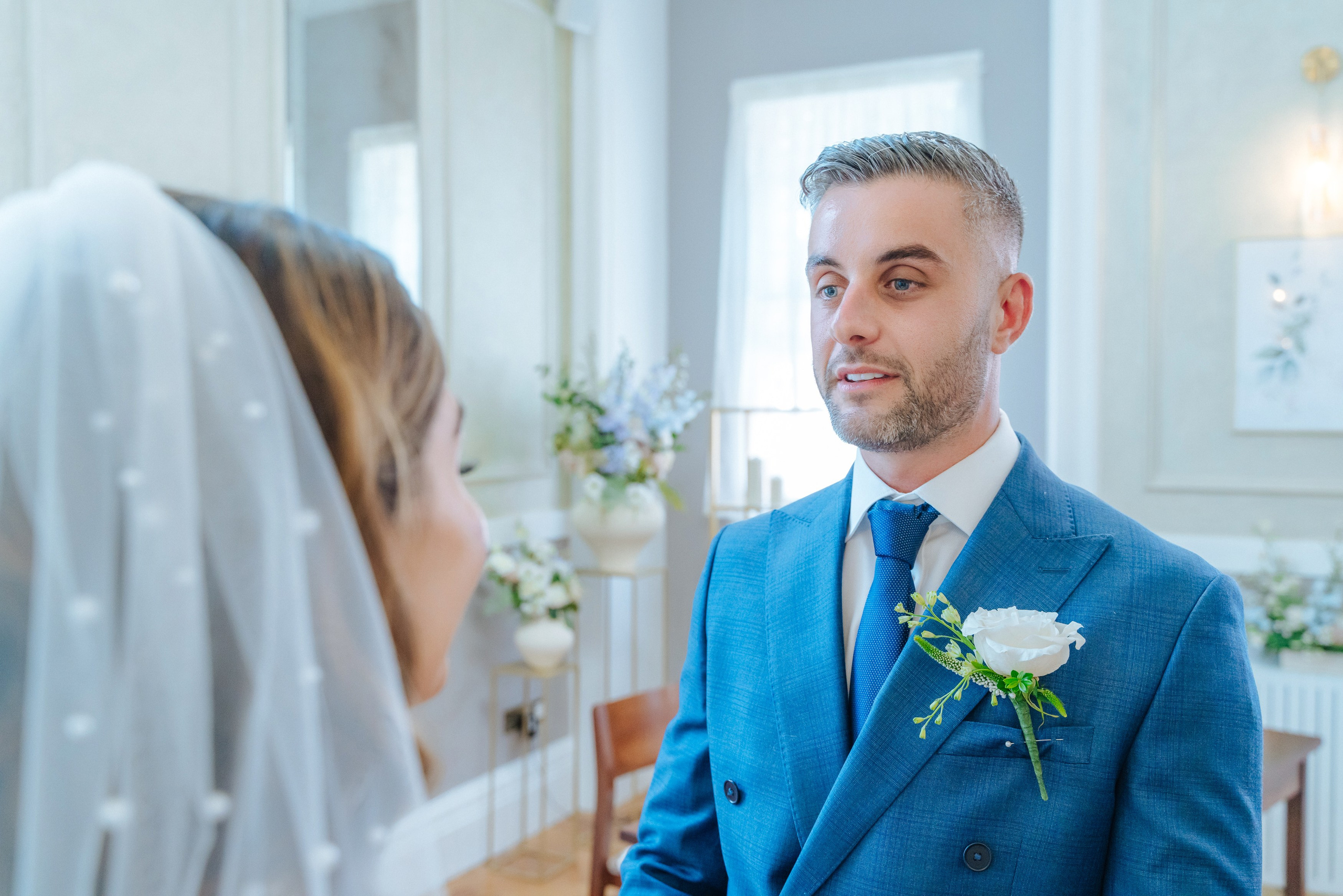 Civil ceremony at Chelsea Old Town Hall,  Wedding in Chelsea, Wedding in London,  wedding photographer in Chelsea, wedding photographer in London