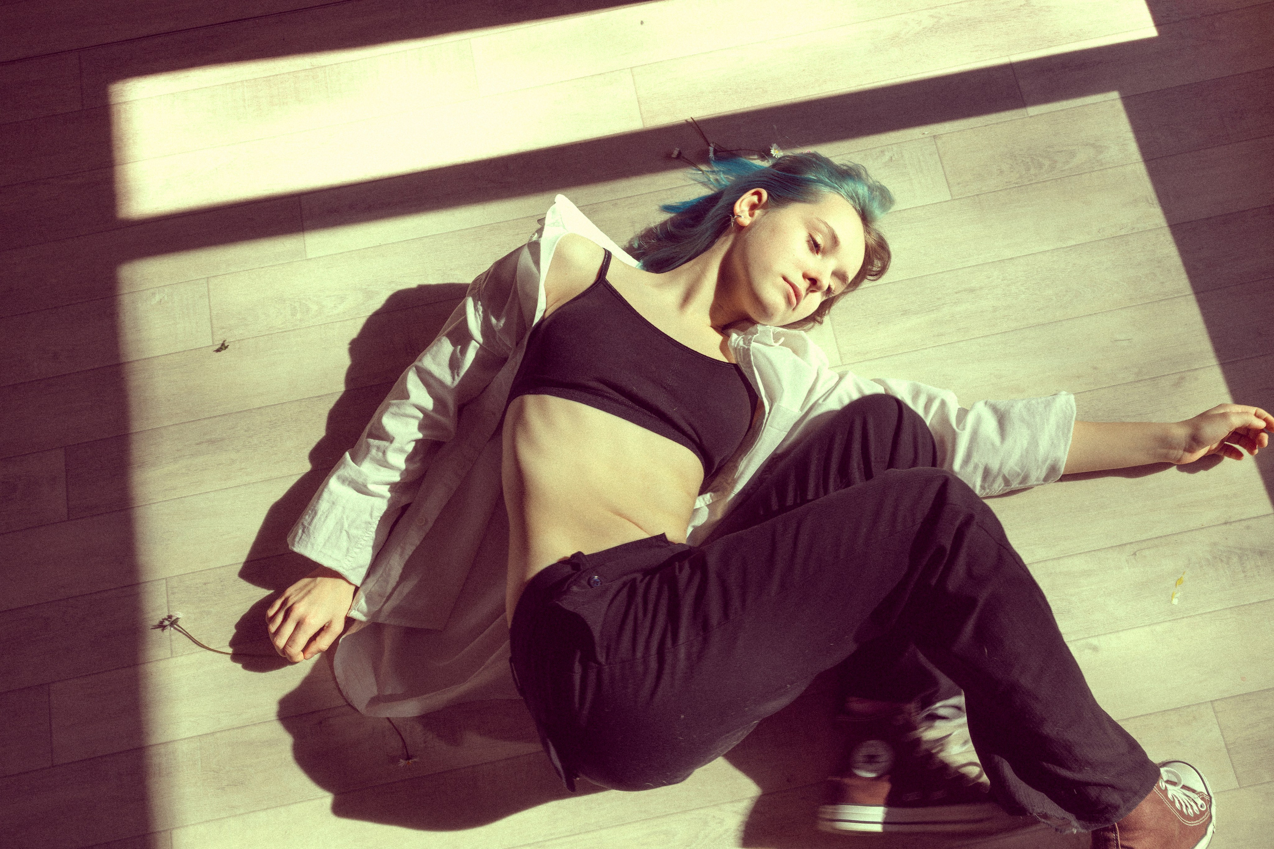 Portrait de femme charismatique. Histoires d’amour, séances photos de famille et de mariage en France