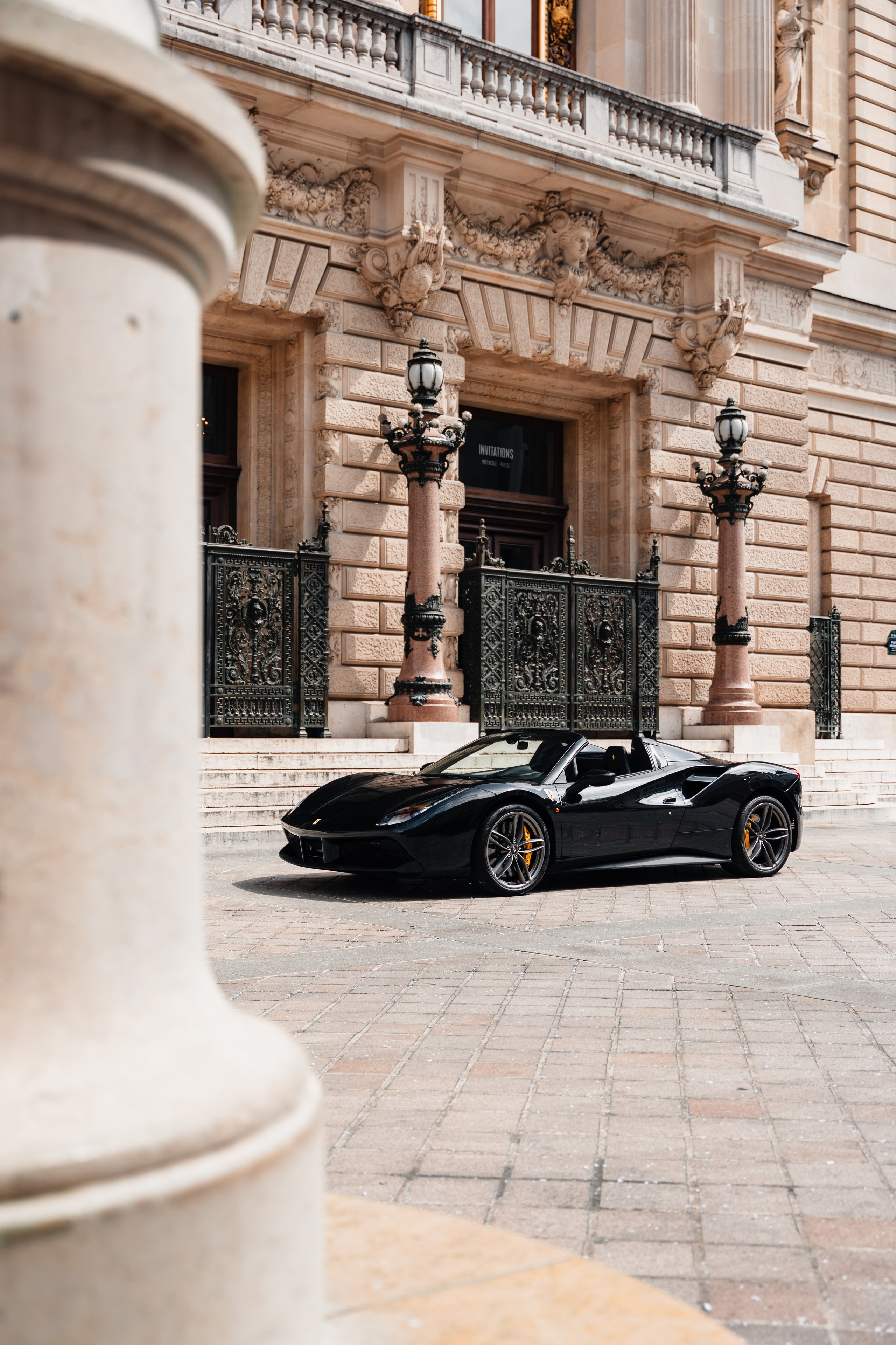 Ferrari 488 Spider. Photographer in Paris — Vitalii Motruk