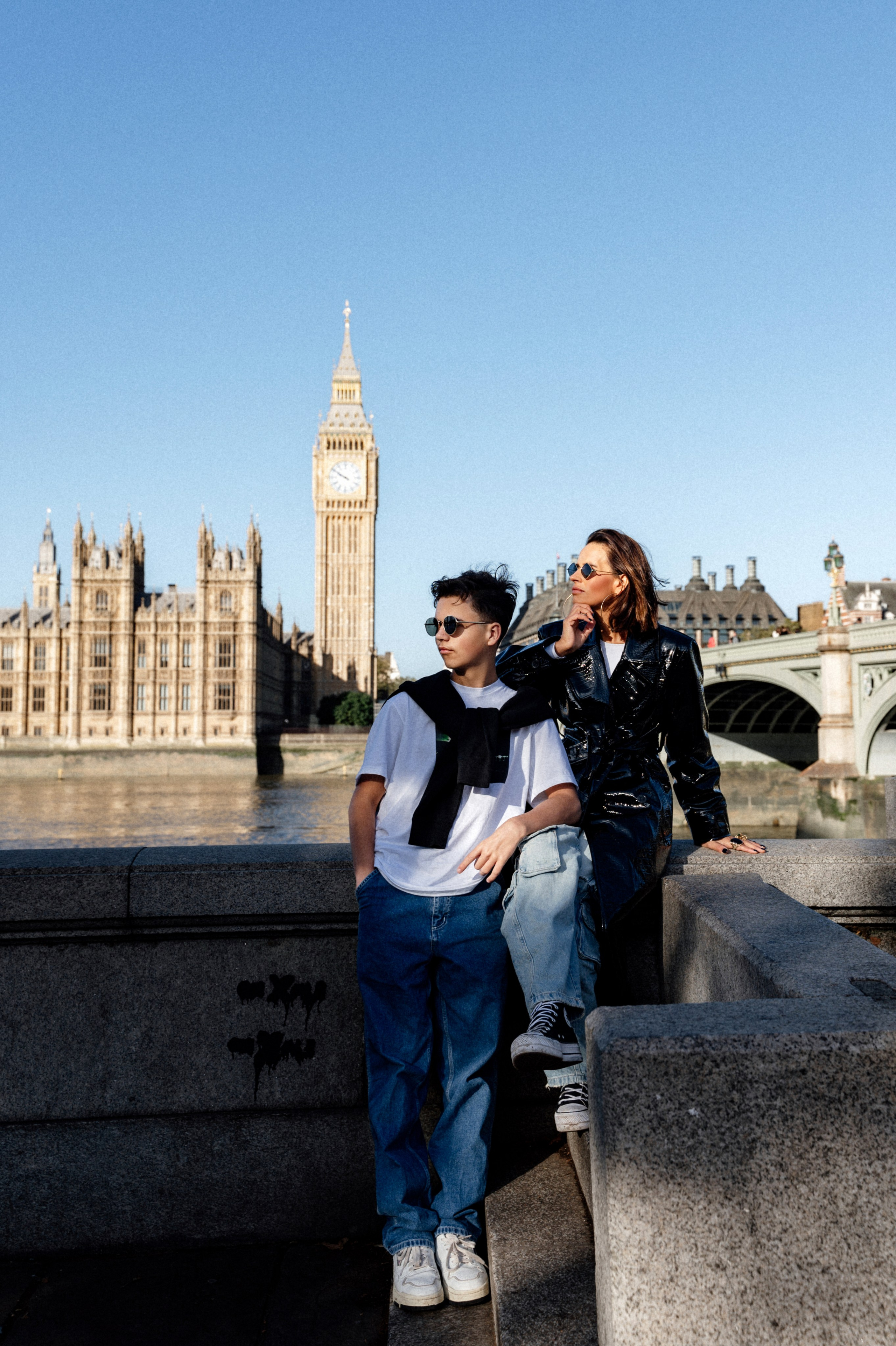 Tower Bridge+Westminster Carmela with son. FAMILY AND WEDDING PHOTOGRAPHER IN LONDON MARINA RIVA