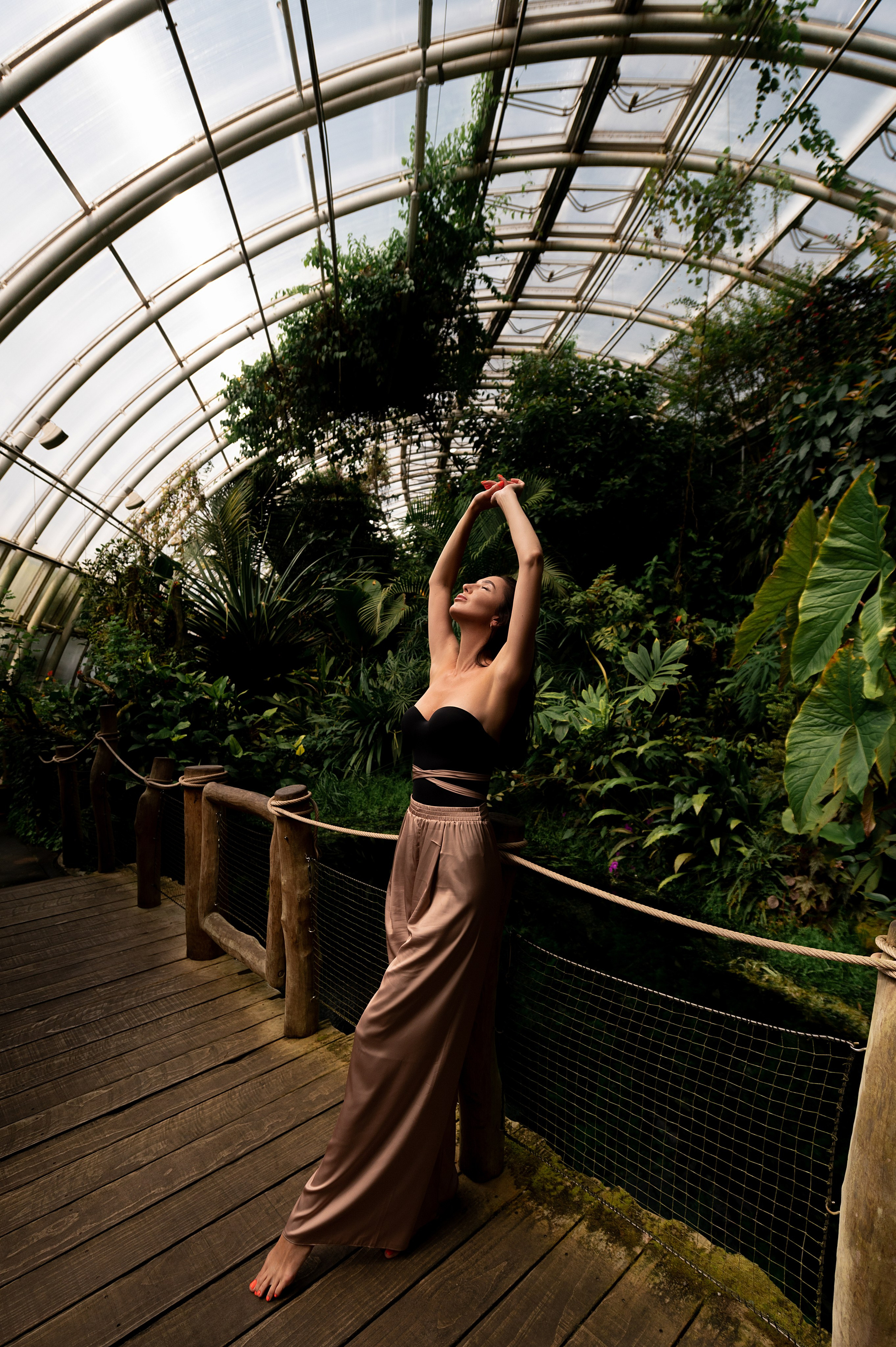 CannaXlife CBD products. ANNA-MARIA PHOTO CONTENT CREATOR — фотограф, естет, художник і візуальний експерт Instagram у Празі