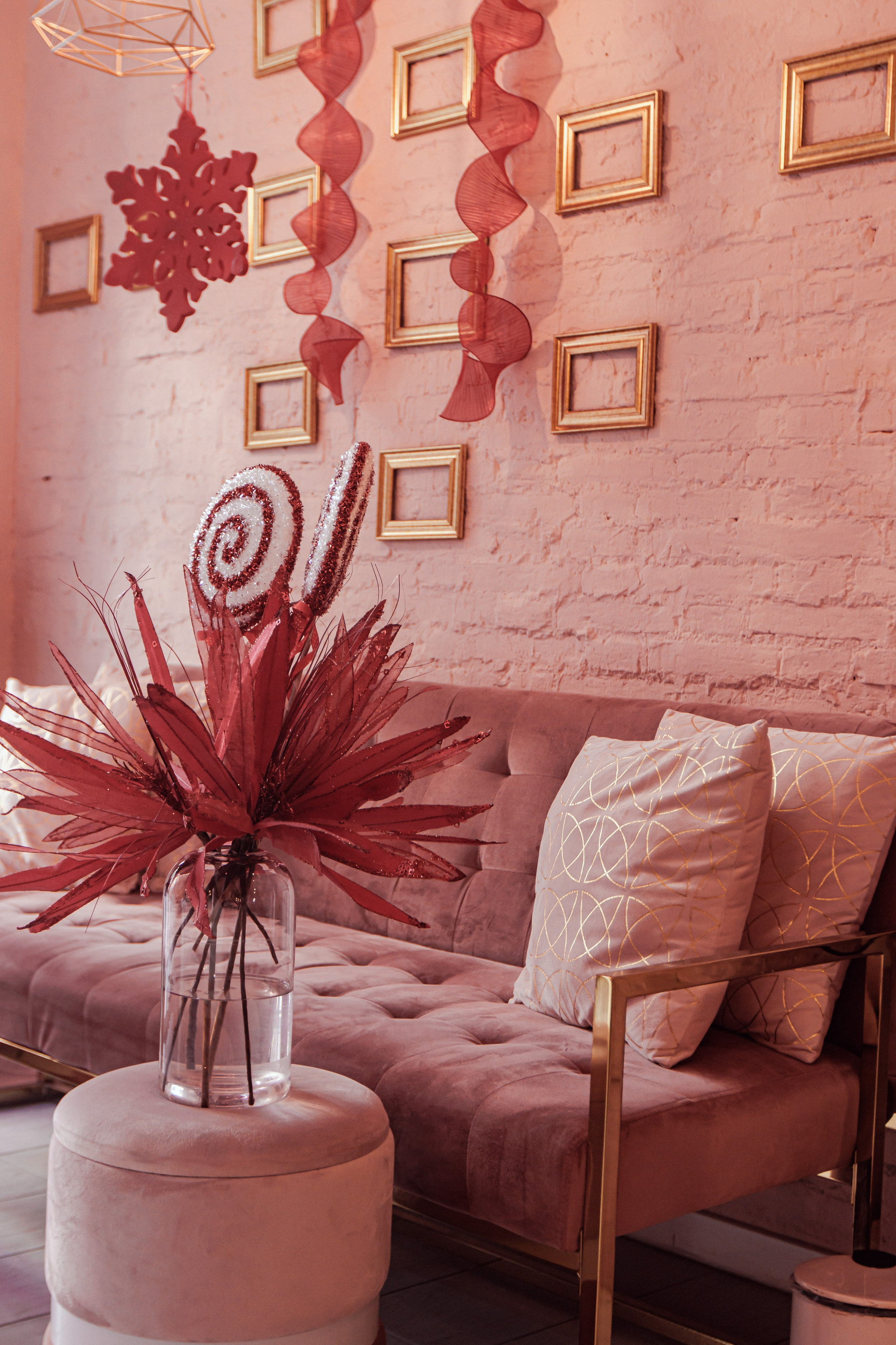 Salón de uñas. Fotógrafo de retrato, familia y reportajes en Valencia | España | Europa Vitalii Lumier