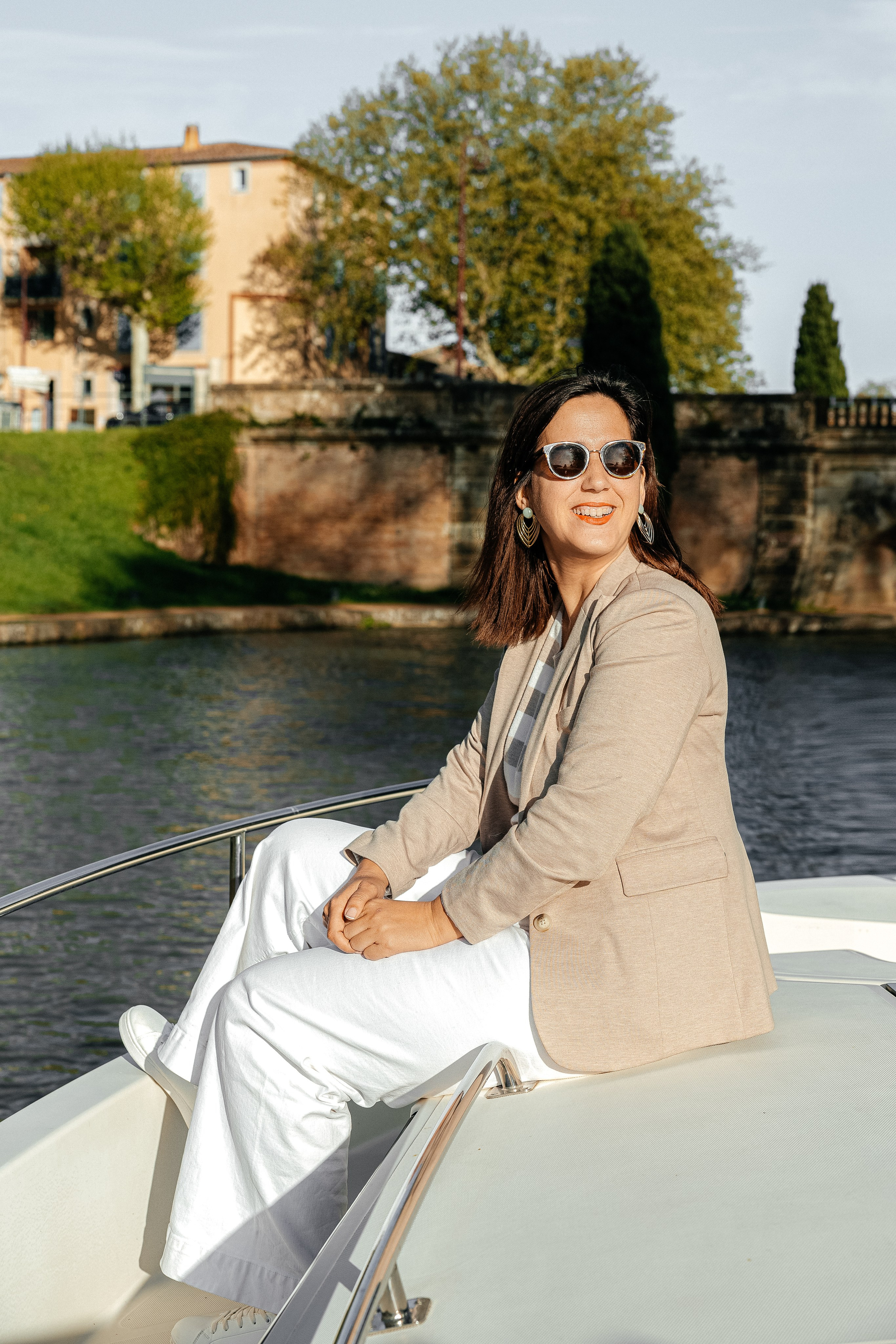 Photoshoot in the river port of Castelnaudary. Eugenie Smirnova — wedding, corporate and lifestyle photographer in Toulouse and Southwest France