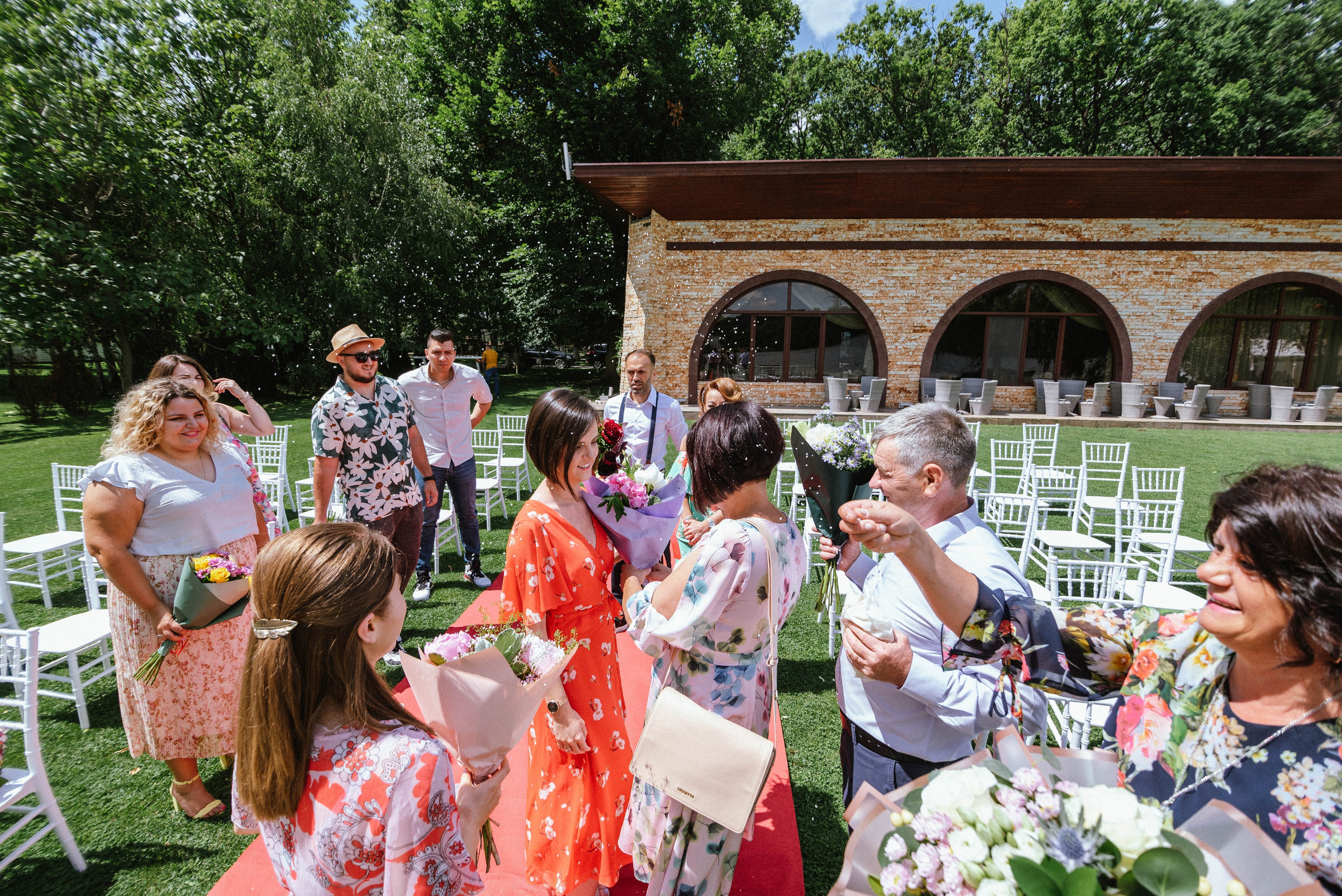 Cununie civila, fotograf cununie civila bucuresti, fotograf stare civila, cununie pe malul lacului Cernica, fotografii de la cununie, fotograf de nunta Cernica, Colonial Club Cernica, fotografii nunta de la starea civila, pozing mireasa, obiceiuri, fotografie profesionala nunta