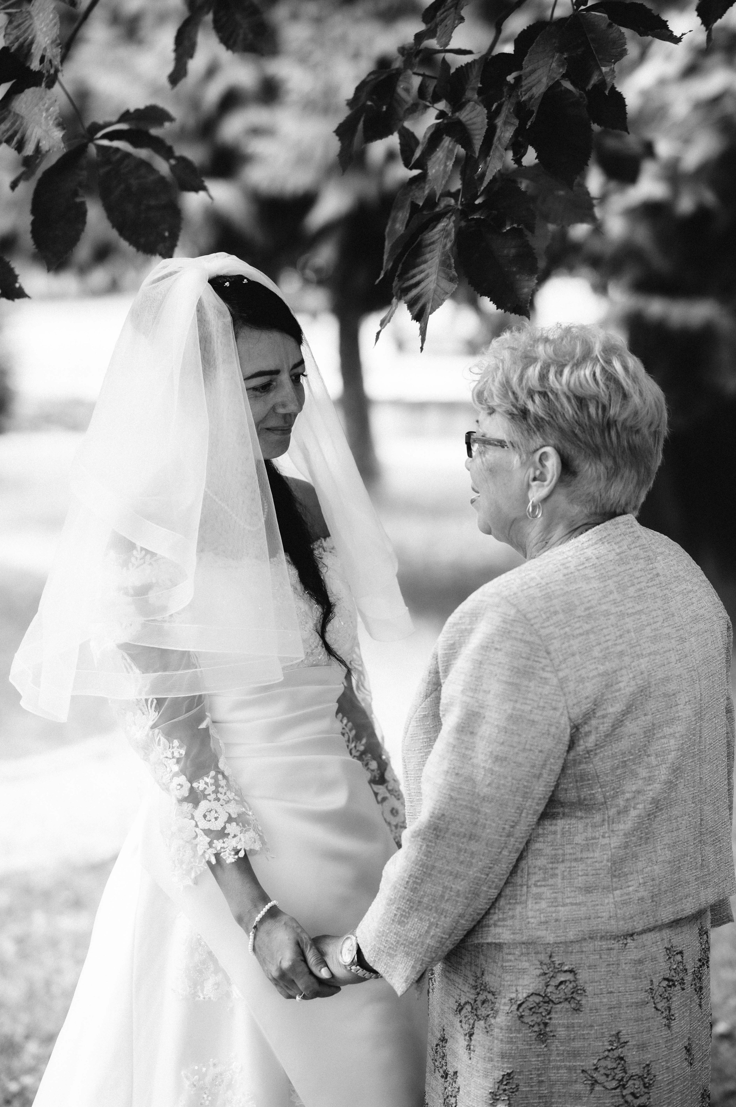 Hochzeitsfotografie Thomas & Elena – Emotionale Hochzeitsreportage in der Schweiz. Authentische, emotionale, zeitlose Hochzeitsfotografie aus Albstadt