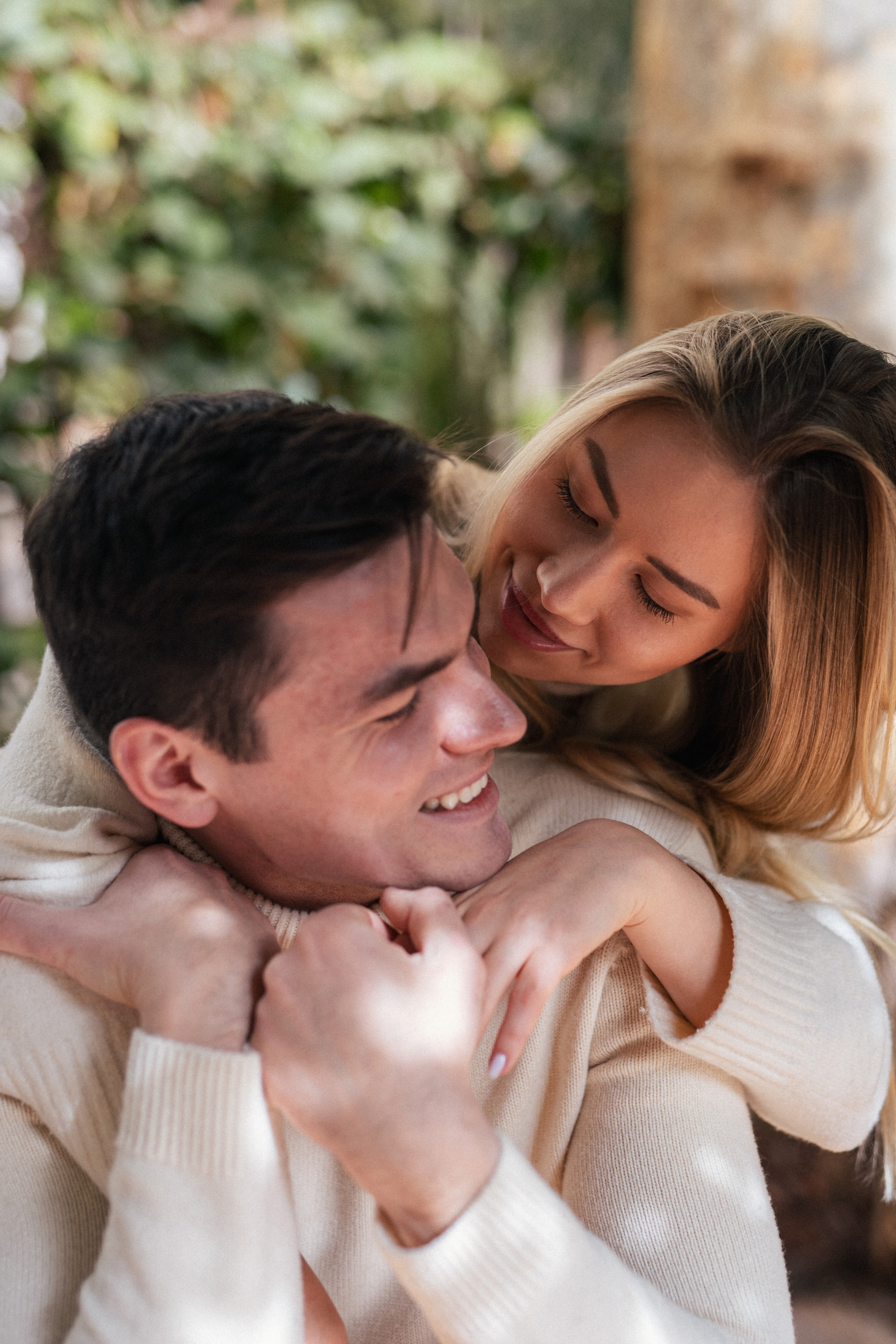 Fotógrafo de parejas en Madrid. Sesión de love story profesional. Sesión de retrato profesional. Fotógrafo en Madrid, España. Alyona Belyaninova