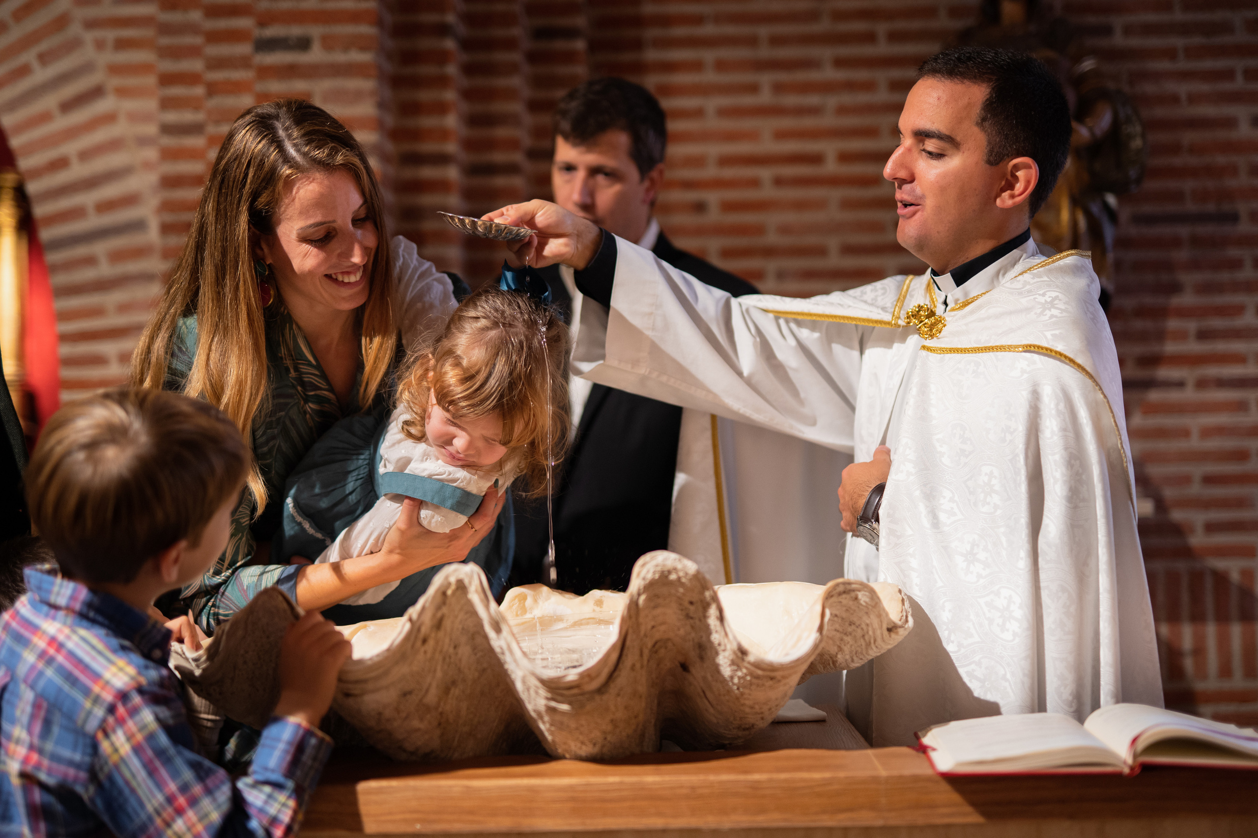 Baptism photo shooting. christening photographer. religious ceremony photographer. Photographer in Madrid, Spain. Alyona Belyaninova