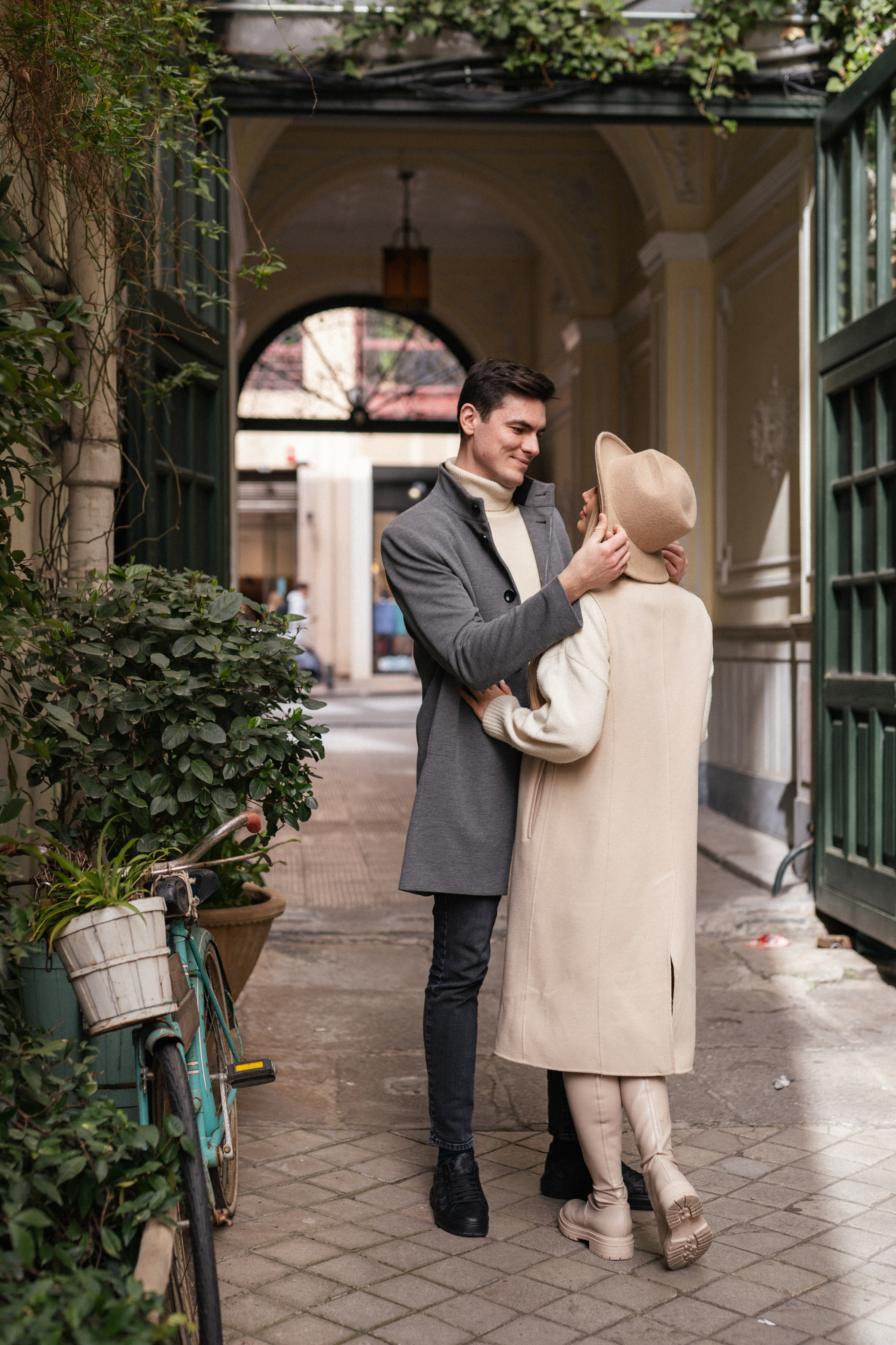 Fotógrafo de parejas en Madrid. Sesión de love story profesional. Sesión de retrato profesional. Fotógrafo en Madrid, España. Alyona Belyaninova