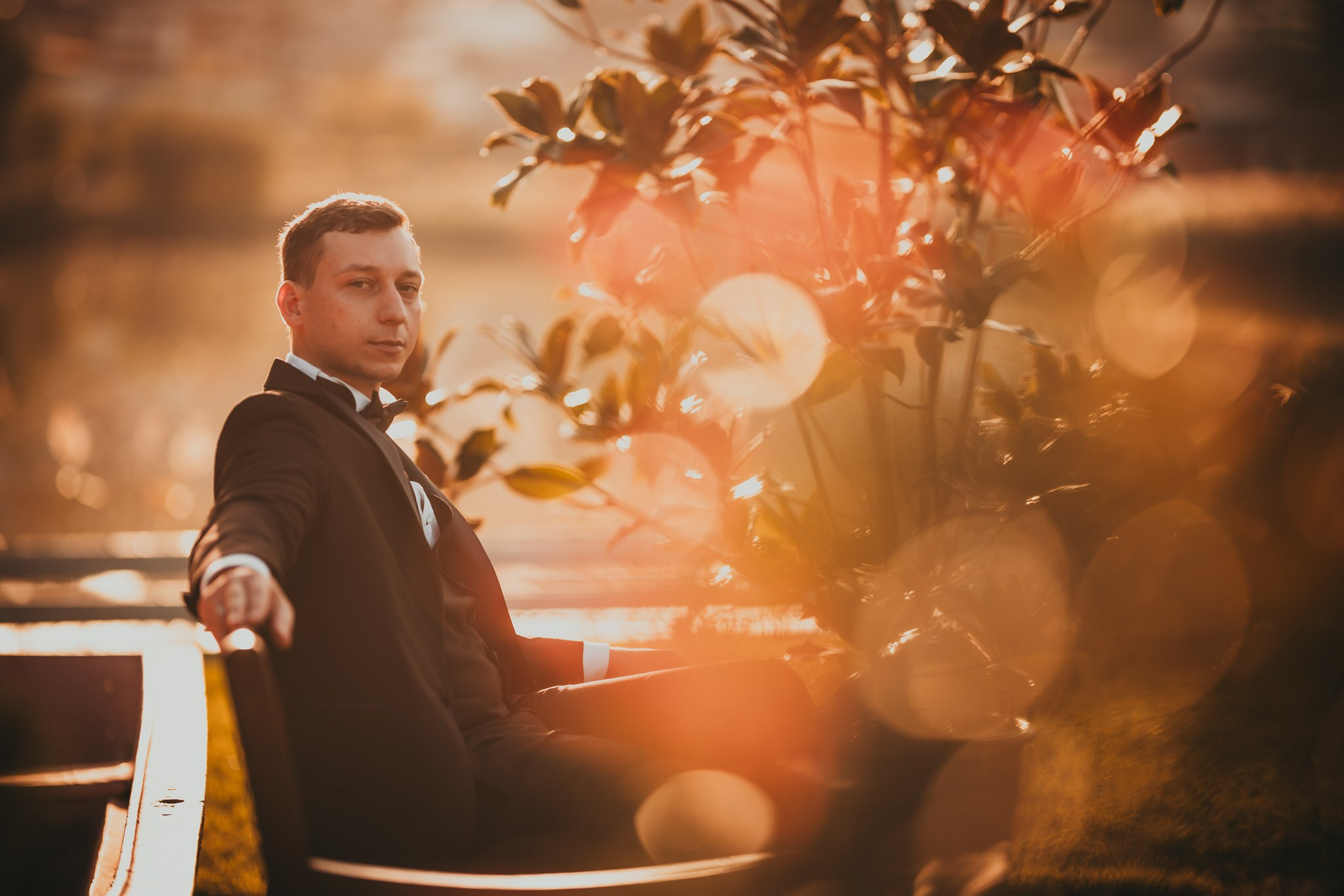 Fotograf profesionist de nuntă. Cu o abordare creativă și tehnici unice, spunem povestea voastră prin imagini pline de iubire și naturalețe. Descoperă arta fotografiei de nuntă . Fotograf Iasi, fotograf de nunta Suceava. Fotografii de nuntă. Pachet fotografii de nuntă. Fotograf Iasi, fotograf Suceava, fotograf Botosani, fotograf Romania. Servicii foto nuntă. Servicii foto-video.