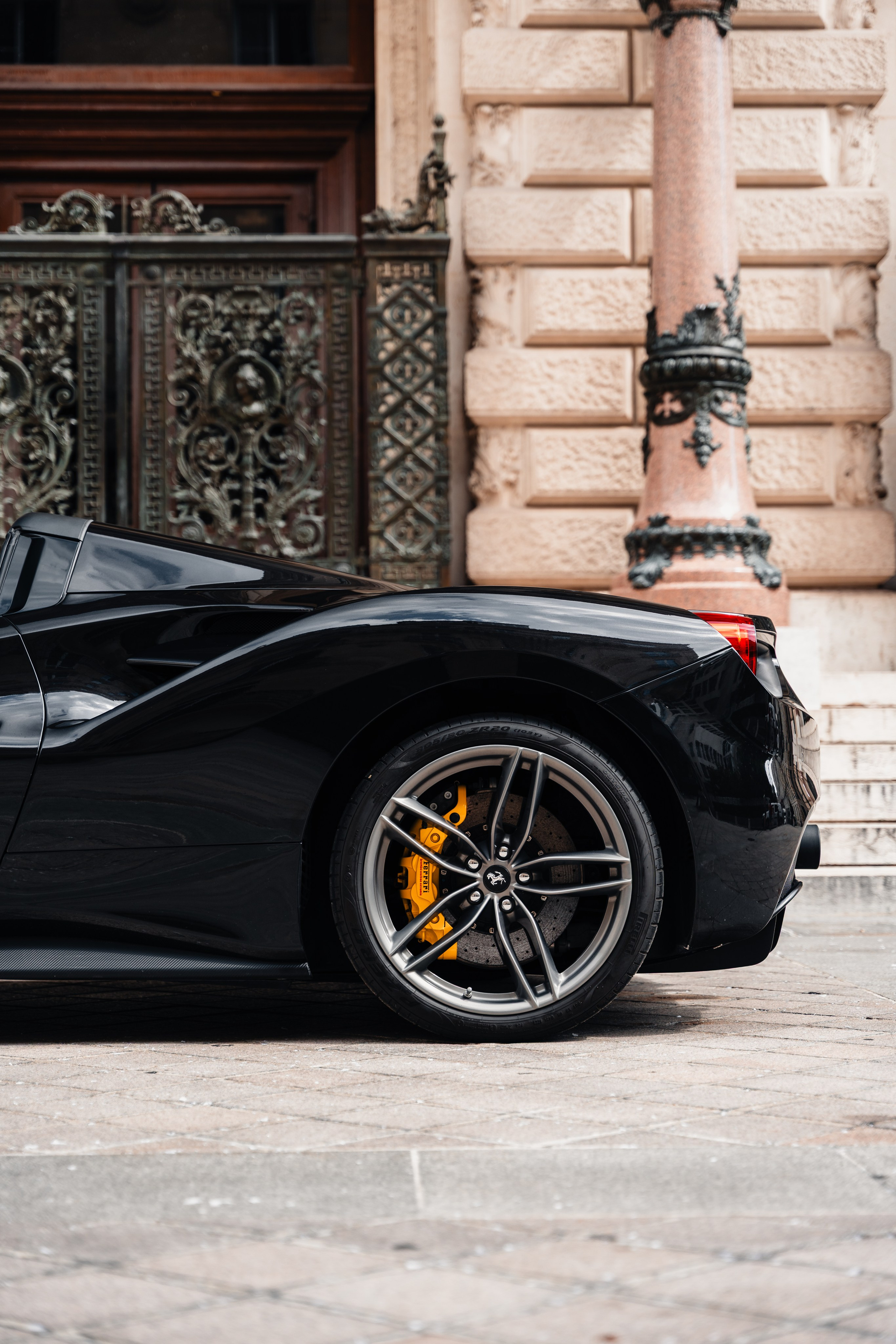 Ferrari 488 Spider. Photographer in Paris — Vitalii Motruk