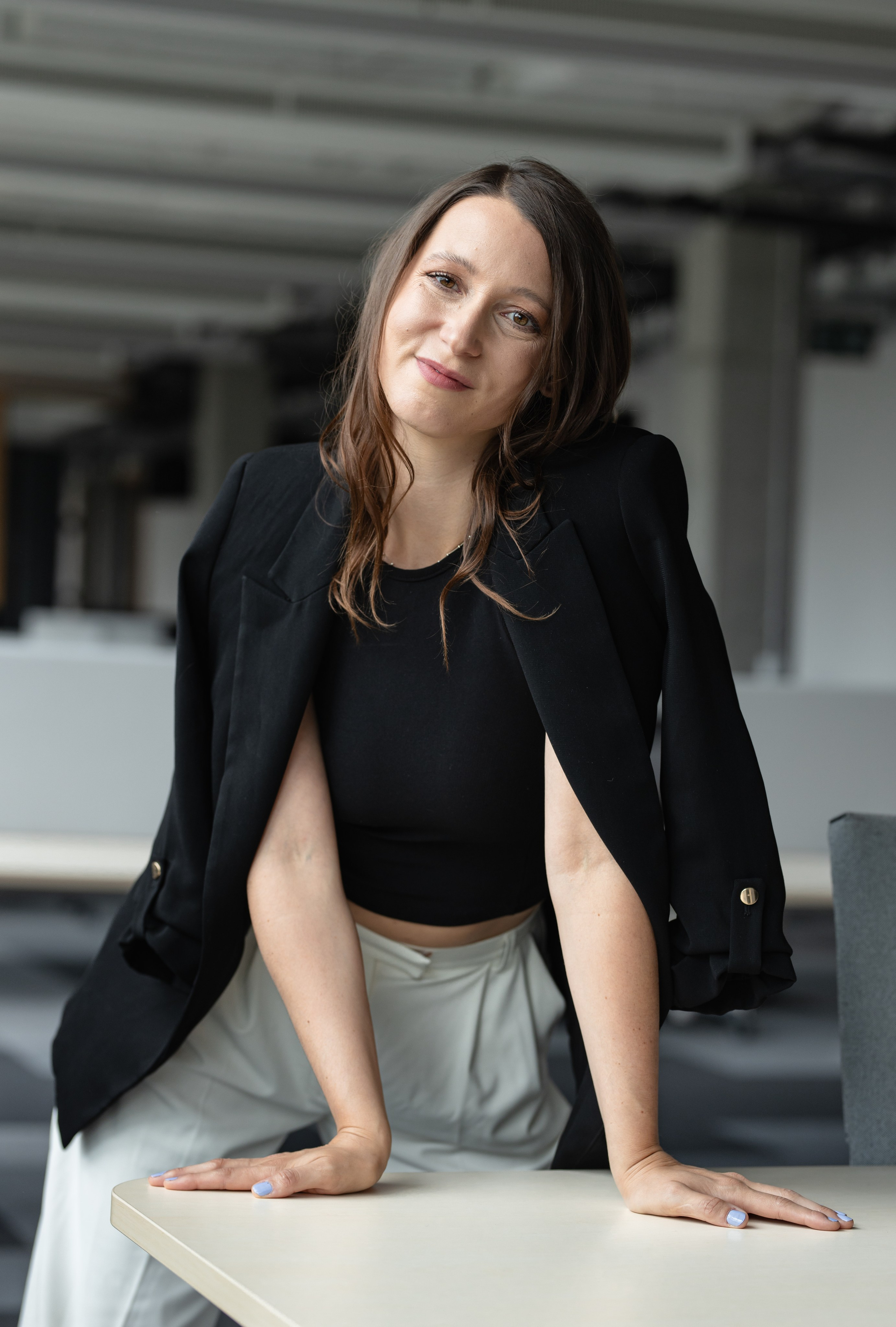 Korporátní a firemní fotografie. Dana Lišková — Empatická fotografka | Introspektivní umělkyně | Neurodivergentní koučka| Zakladatelka Artepy.cz