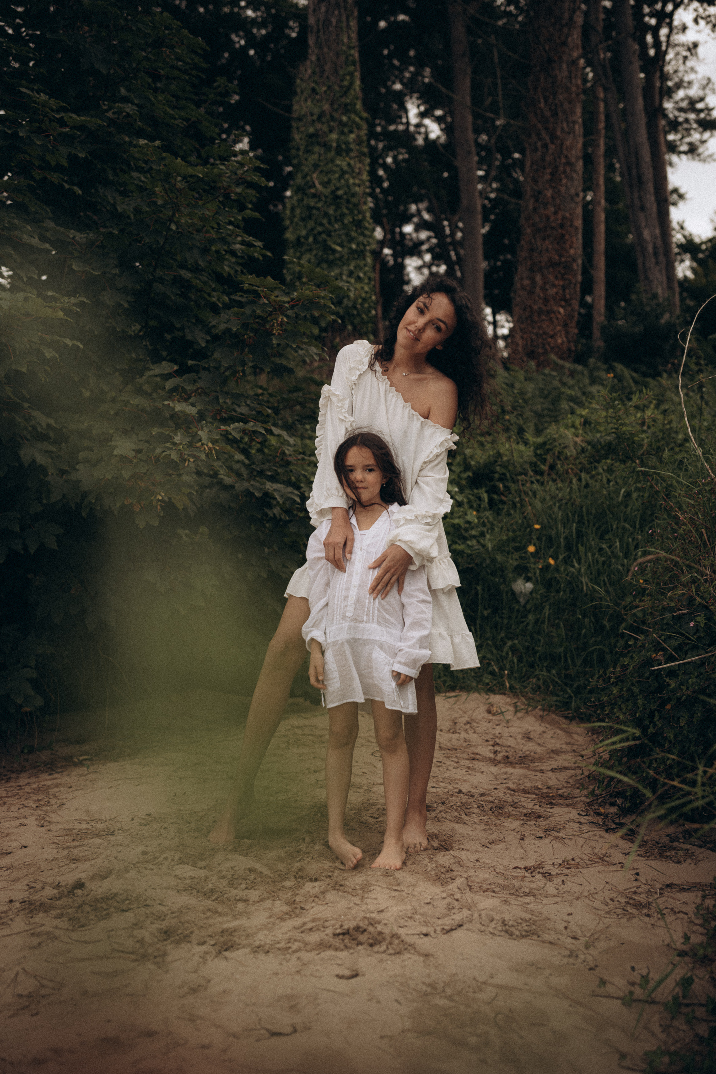 Family photoshoot on the beach in ireland. Wedding & Family photographer in County Donegal and Dublin, Ireland