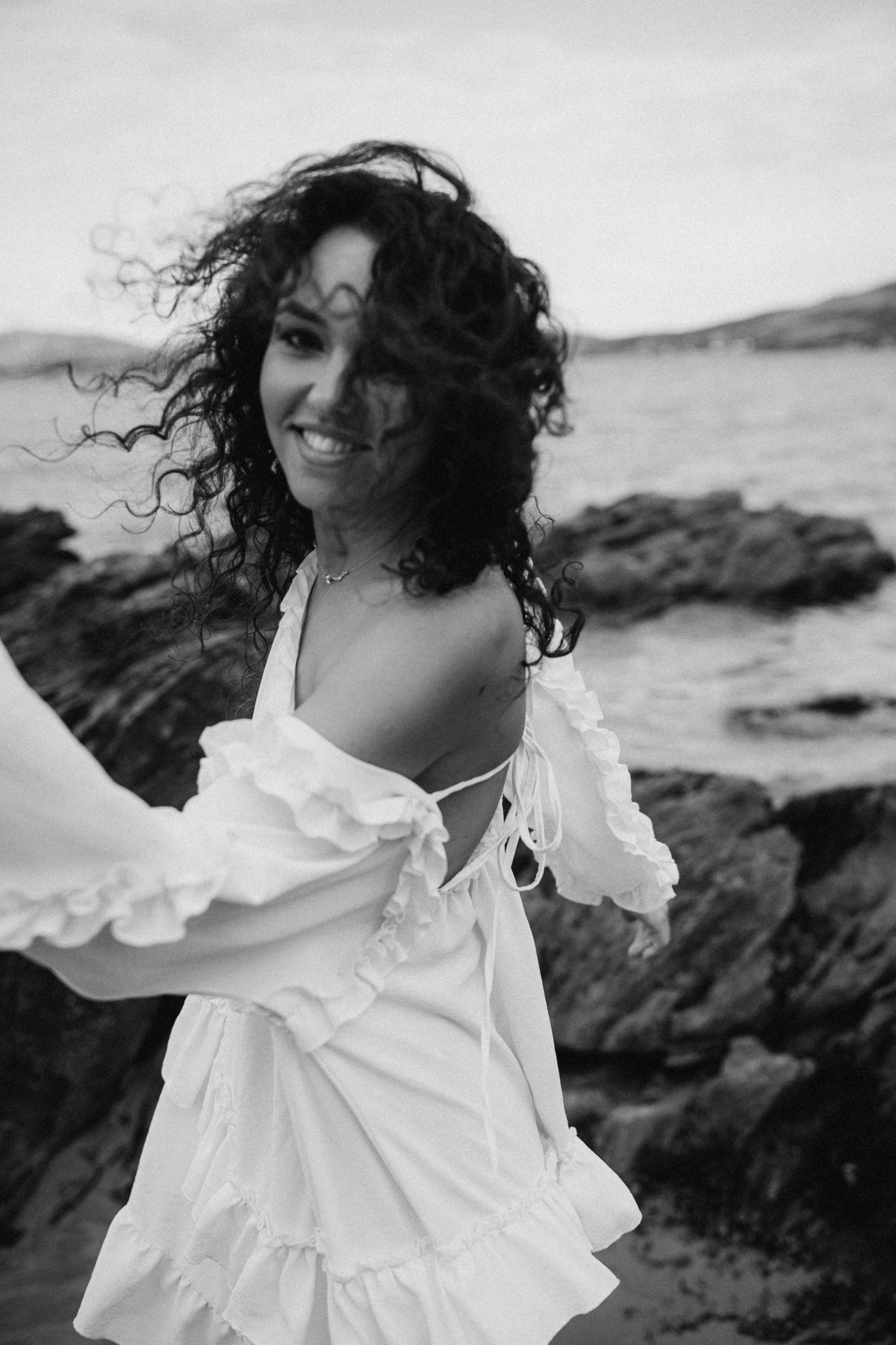 Family photoshoot on the beach in ireland. Wedding & Family photographer in County Donegal and Dublin, Ireland