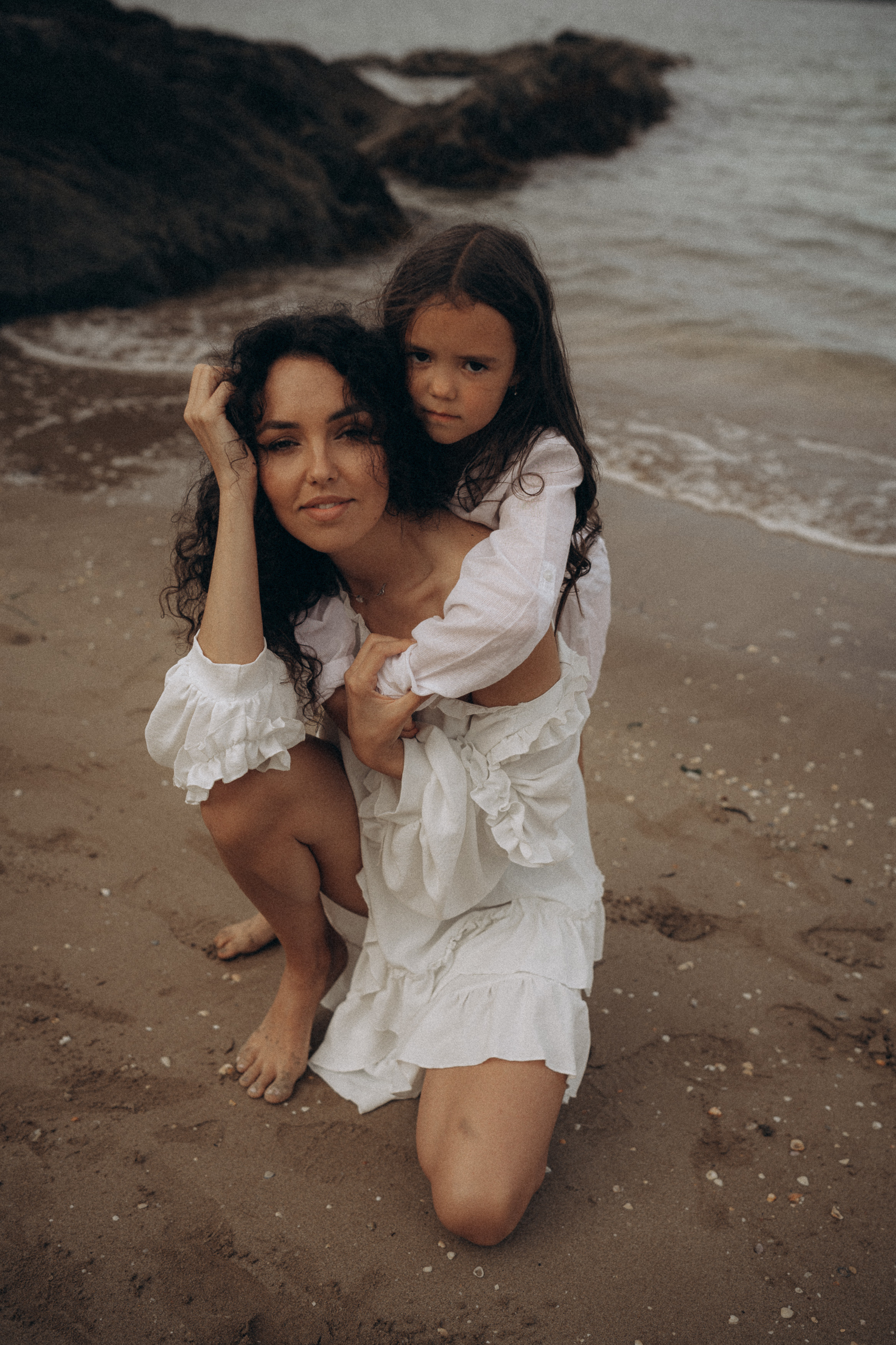 Family photoshoot on the beach in ireland. Wedding & Family photographer in County Donegal and Dublin, Ireland