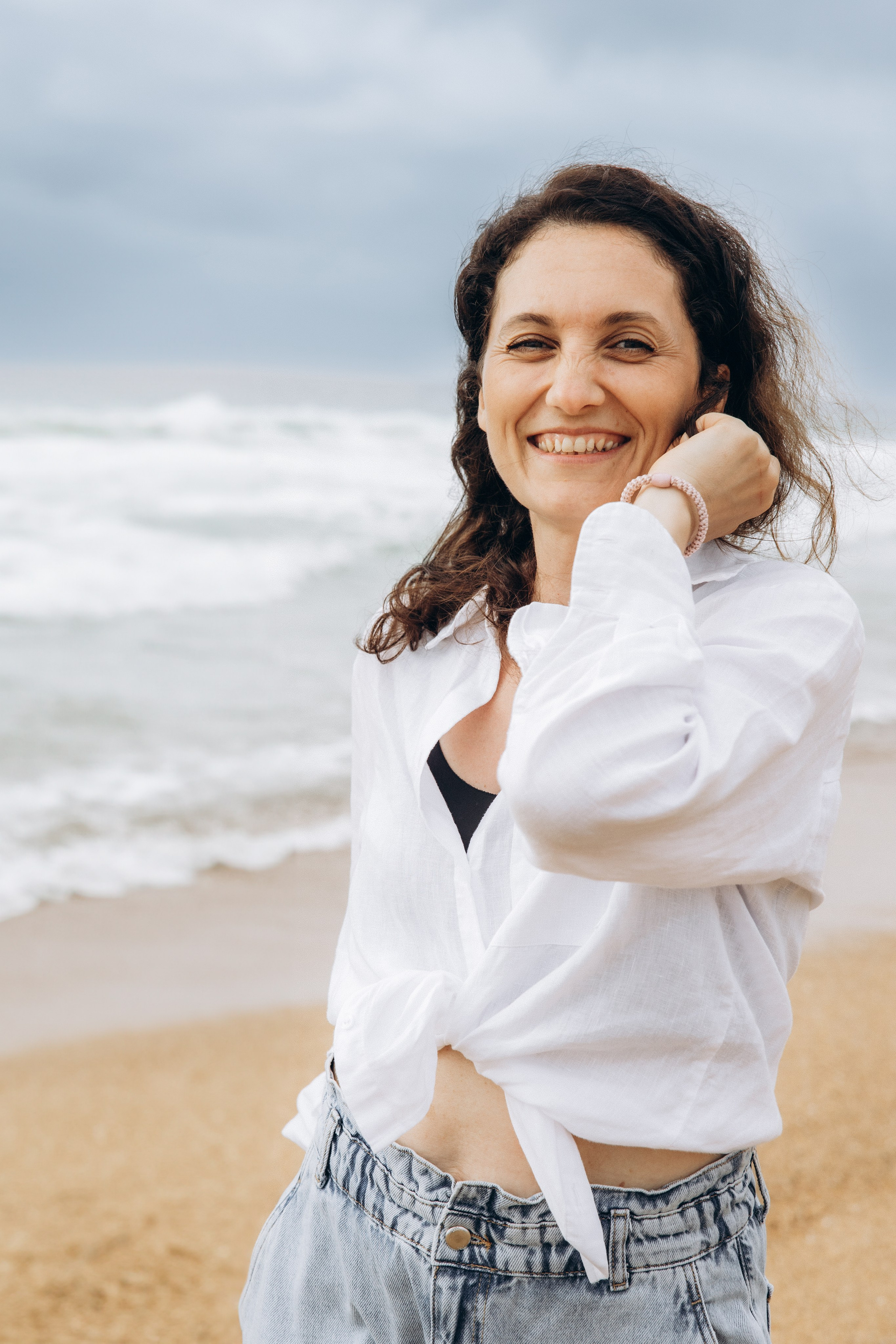 Family photoshoot by the ocean. Labenne Ocean Beach 2024. Eugenie Smirnova — wedding, corporate and lifestyle photographer in Toulouse and Southwest France