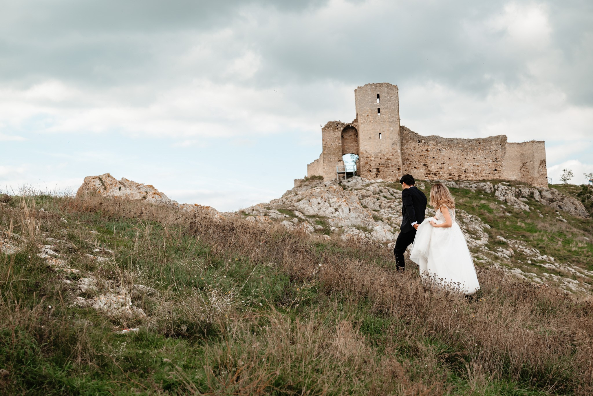 Alexandra & Robert. Www.besttalesstudio.com