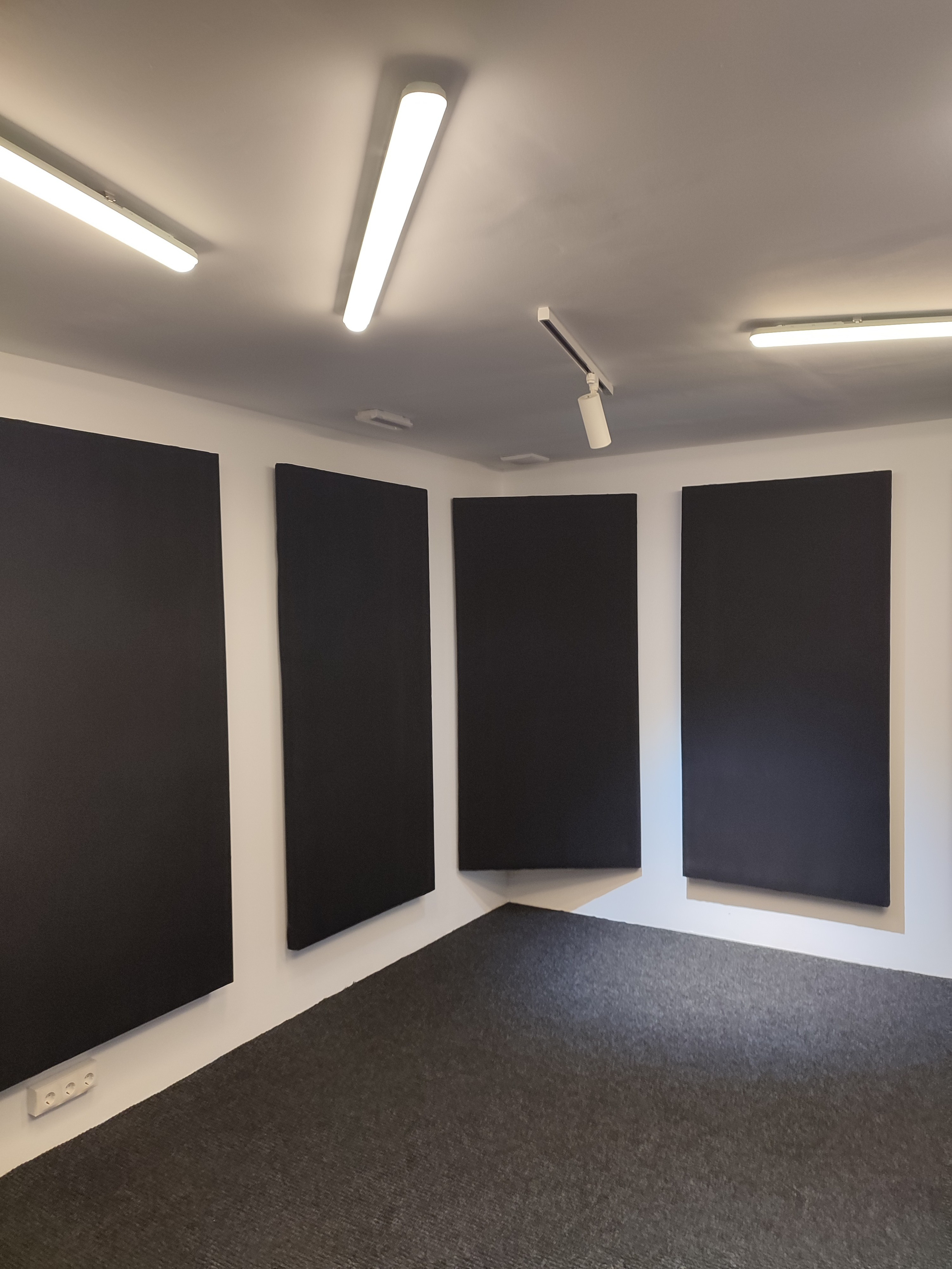 Proyectos. Reformas integrales de pisos, baños y cocinas con aislamiento acústico en Barcelona | B22 Reforma