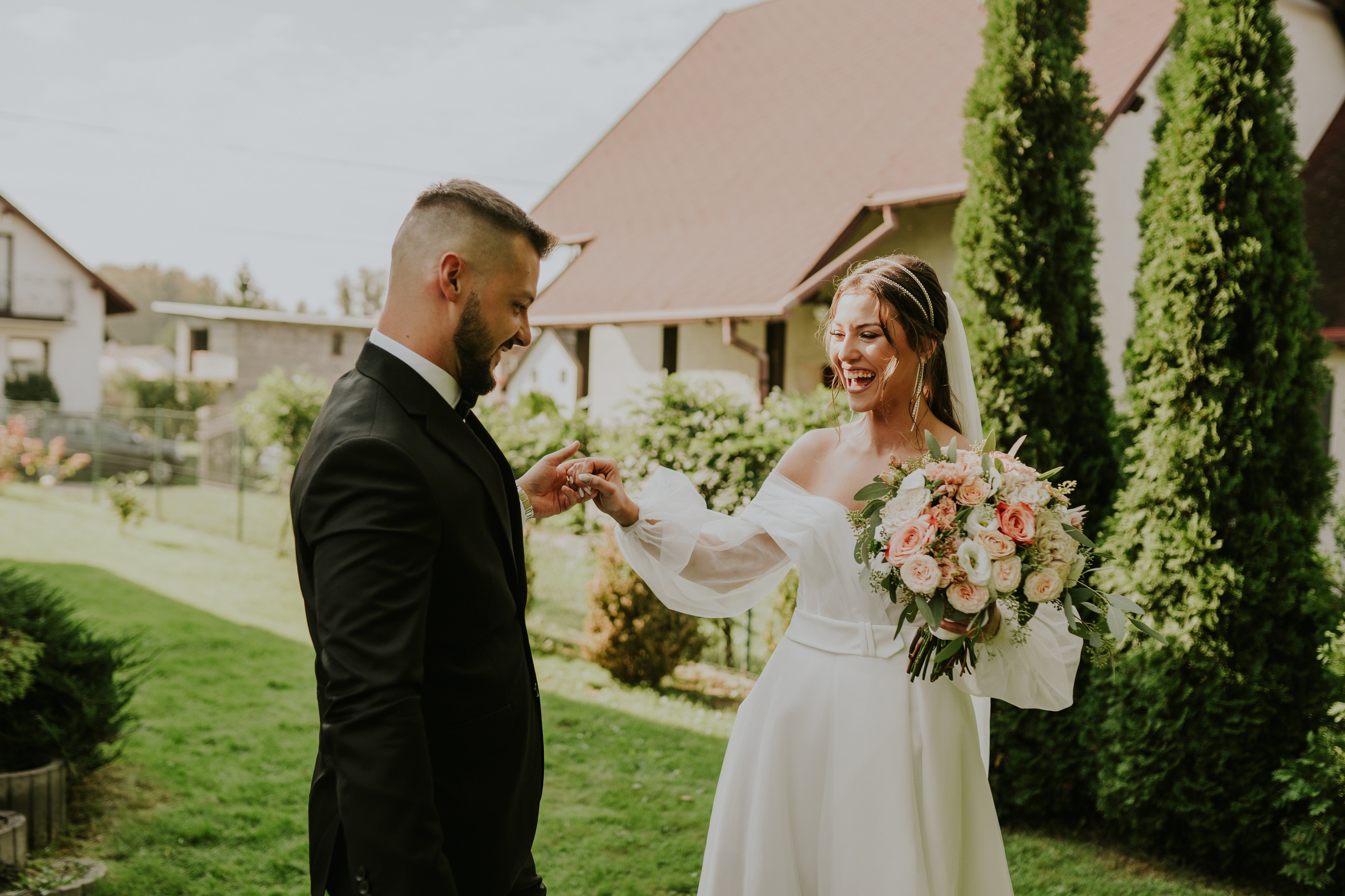 Sala Koralowa w Jaworzu: Opowieść o ślubie Nikoli i Kacpra. Karkowskafoto - fotografia miłości