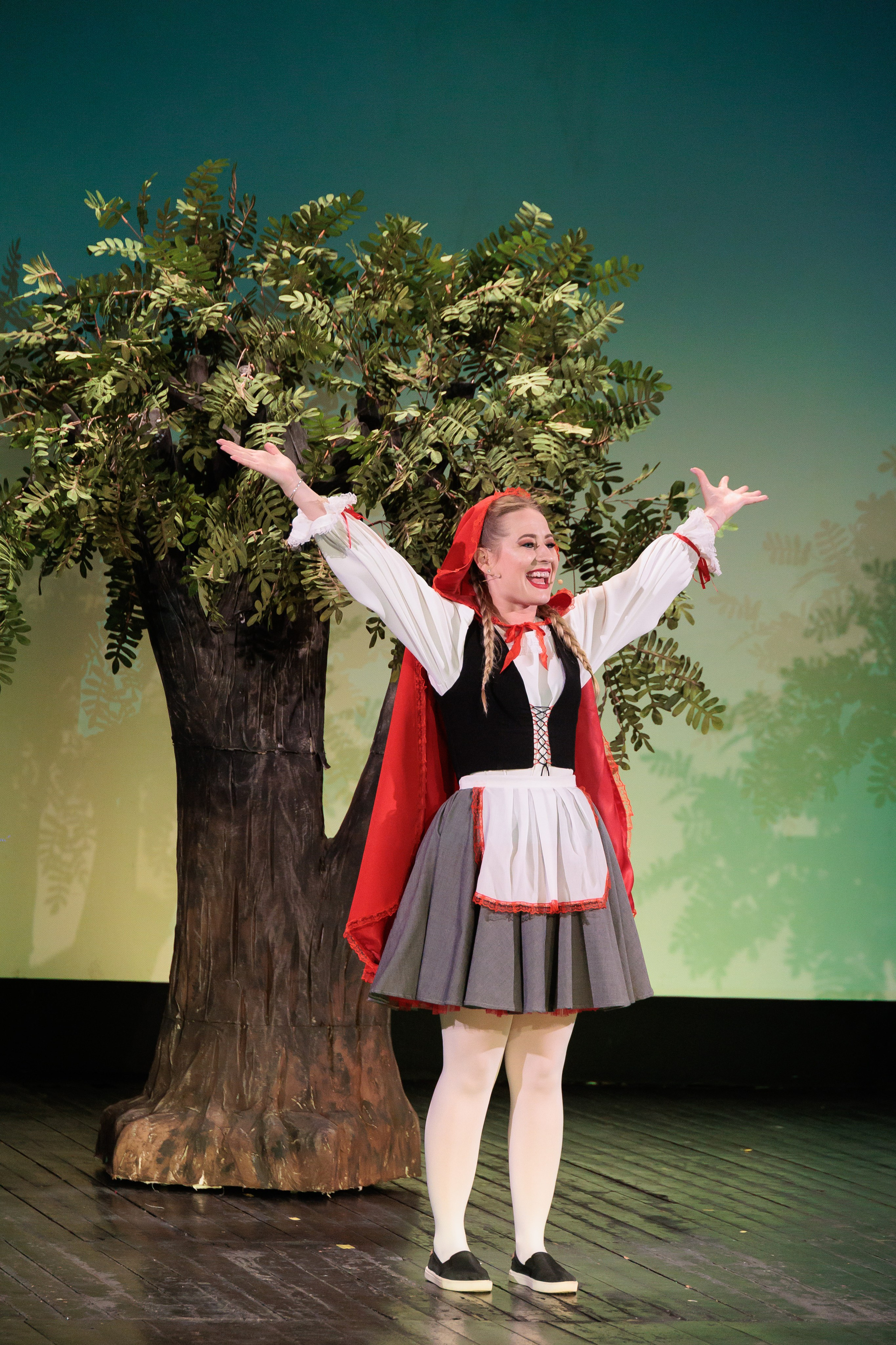 Povestea Scufita Rosie. Clounella. ✔️ Servicii foto si video in Chisinau Moldova - Cinematic.md