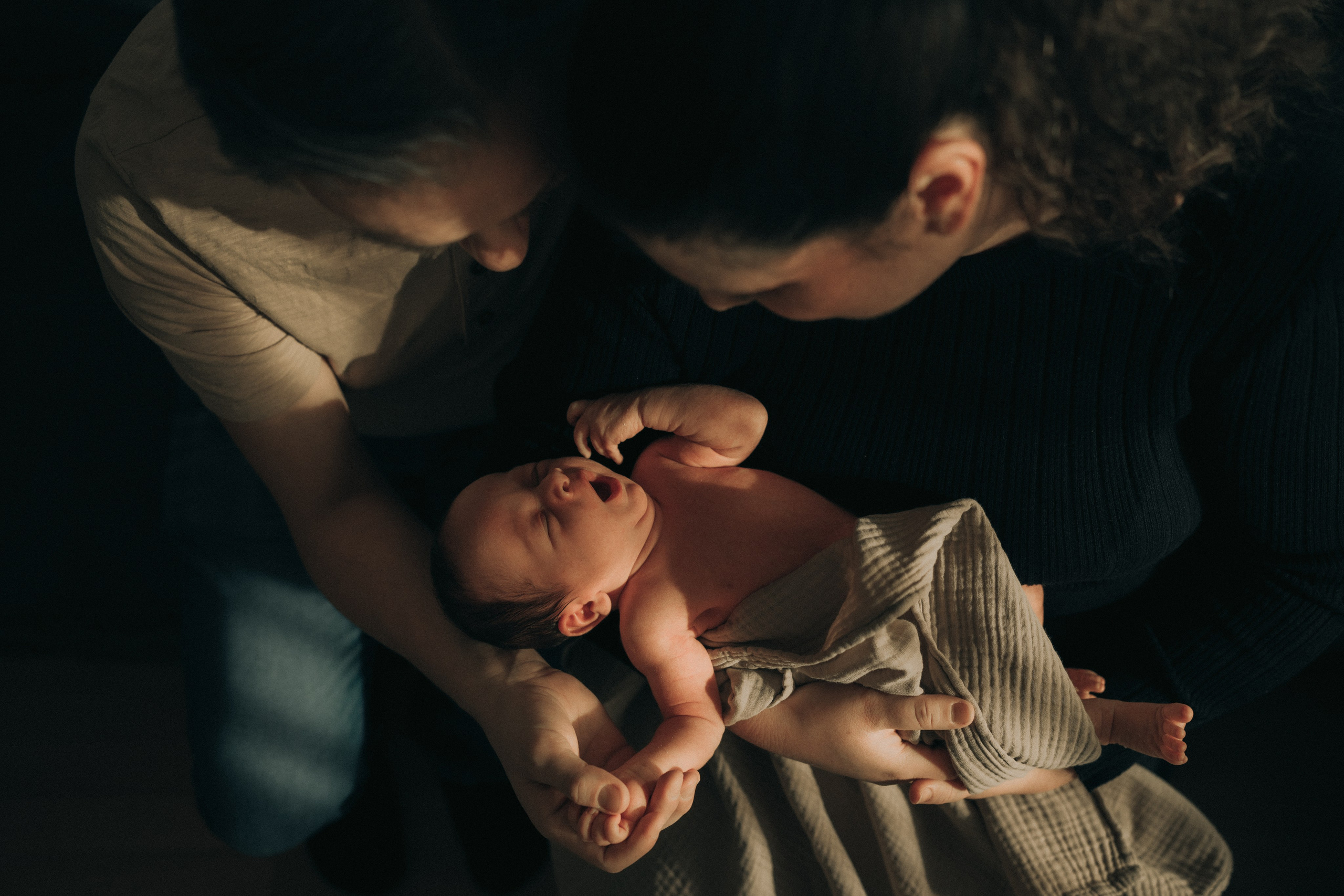 Newborn Home. Katerina Sellitti - Newborn Fotografin aus Bern. Schweiz