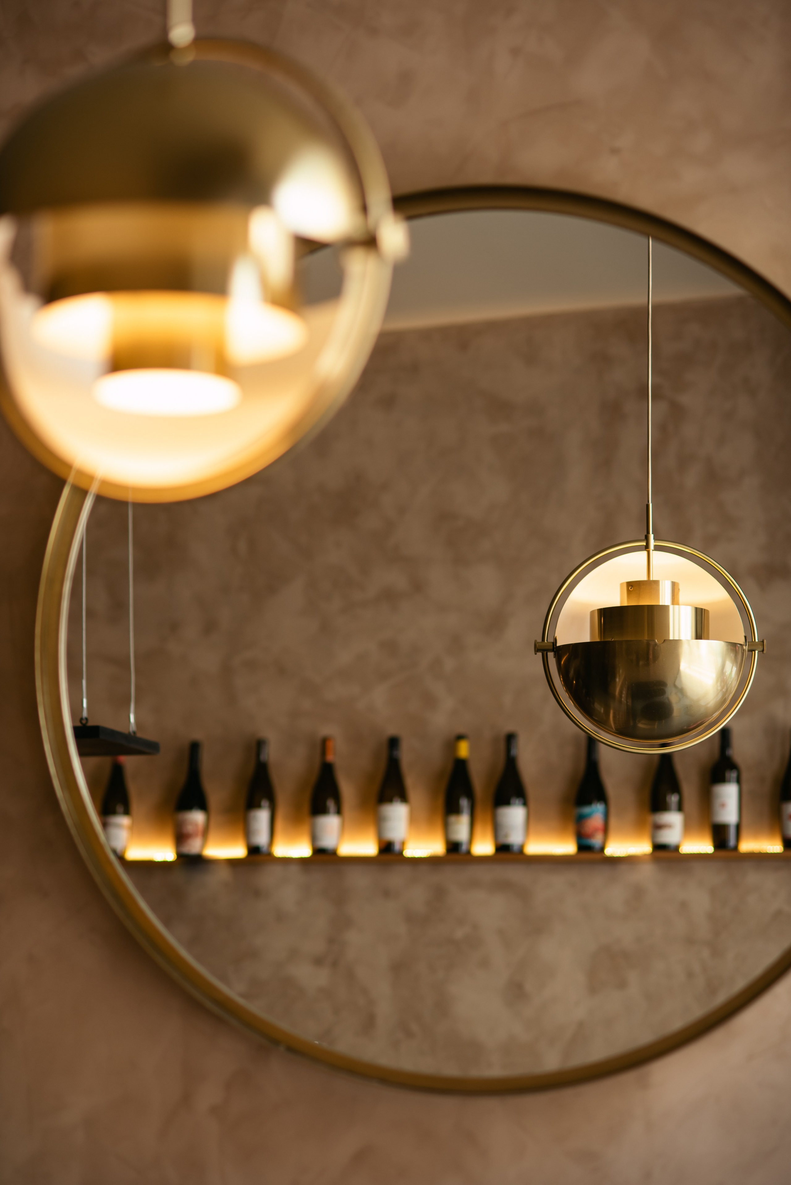 Les Amoureuses bar a vin. Ksenia Marchand/ Lifestyle photographer in Paris