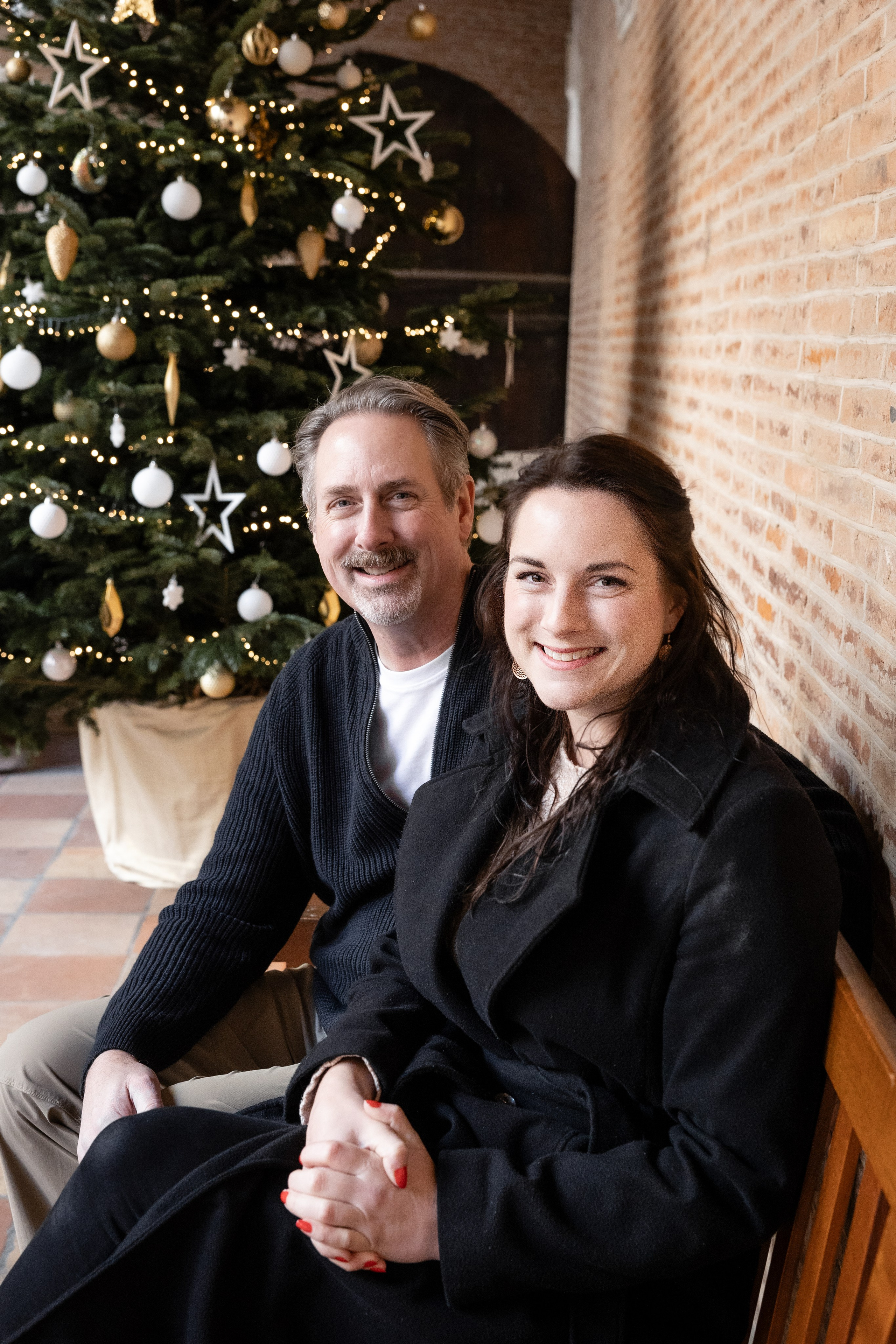 Séance photo de famille dans le centre-ville de Toulouse pour Cara’s Family. Eugénie Smirnova — Photographe à Toulouse et dans le Sud-Ouest