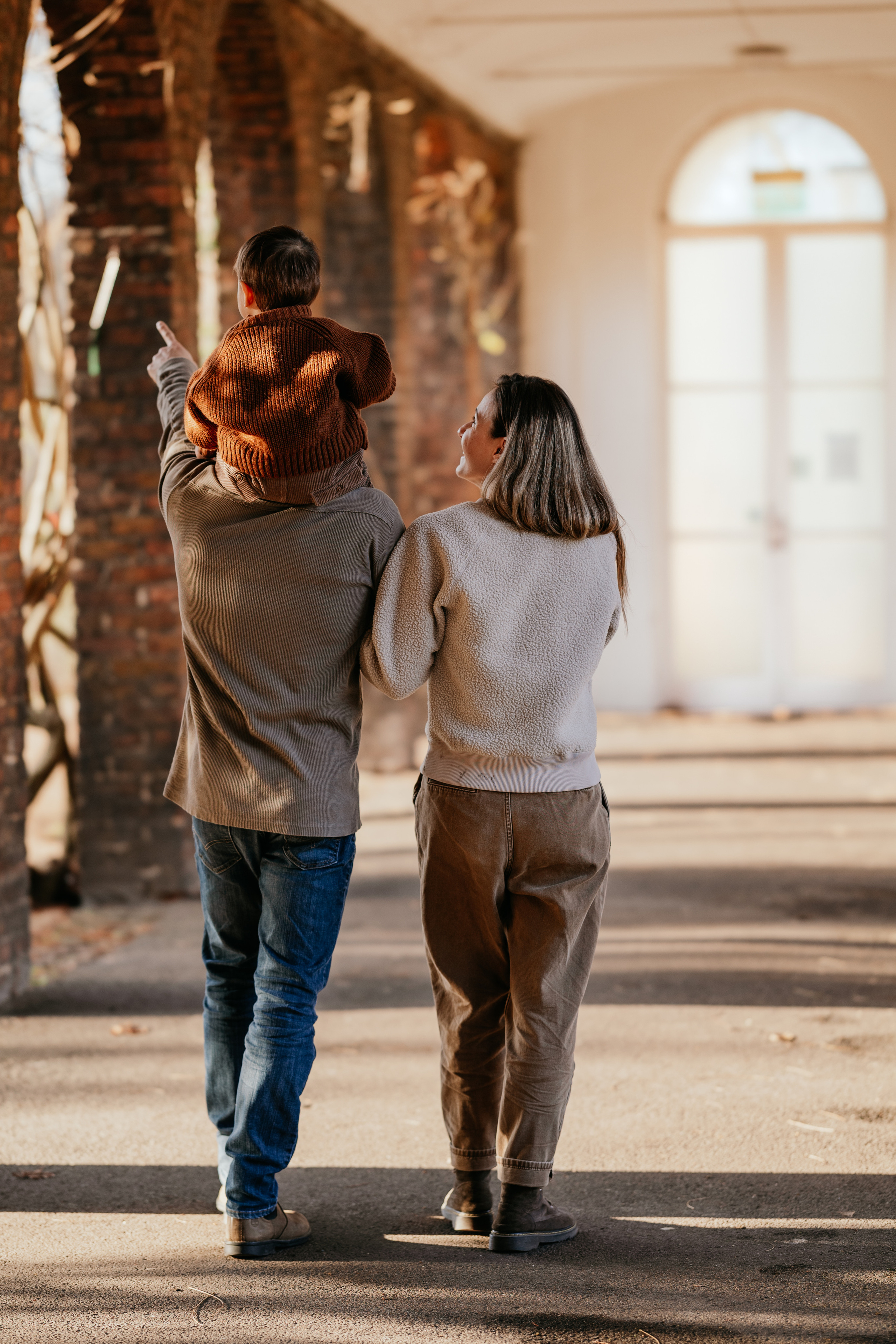 Leva’s Family in Holland Park. Anastasia Klink, Photographer in London