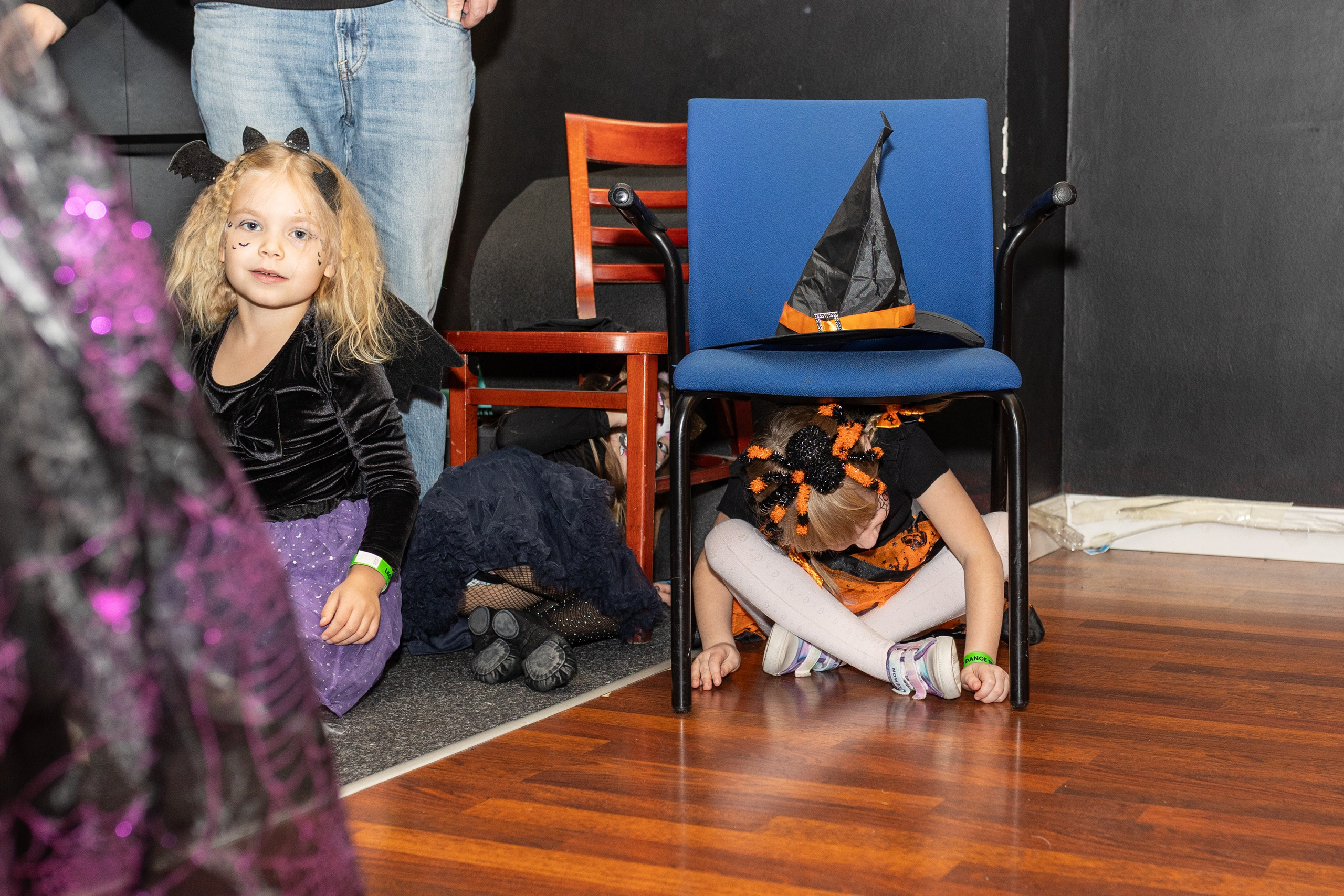 Leo dance studio Helloween 2025. Семейный и детский фотограф в Варшаве Мила Бобровская