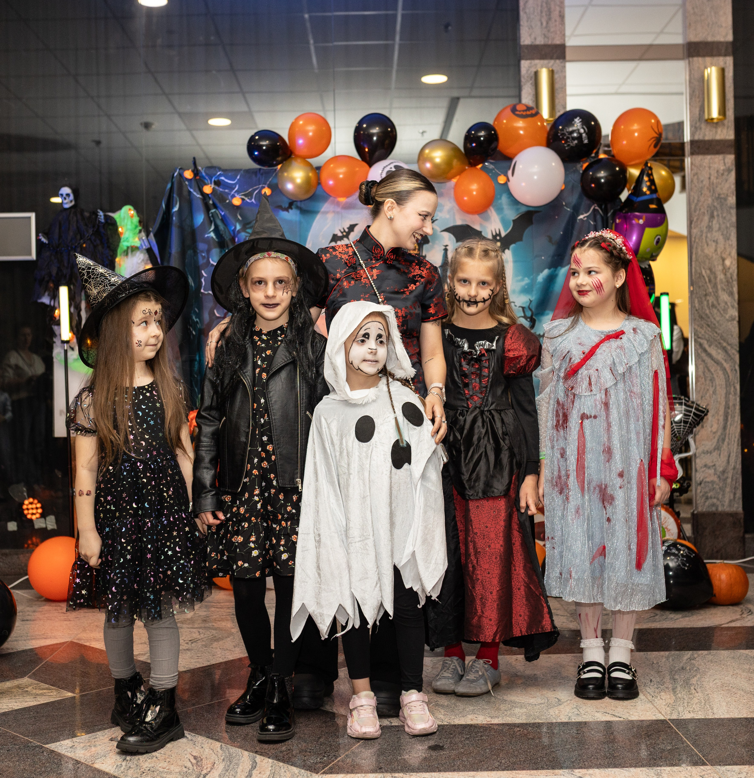 Leo dance studio Helloween 2025. Семейный и детский фотограф в Варшаве Мила Бобровская