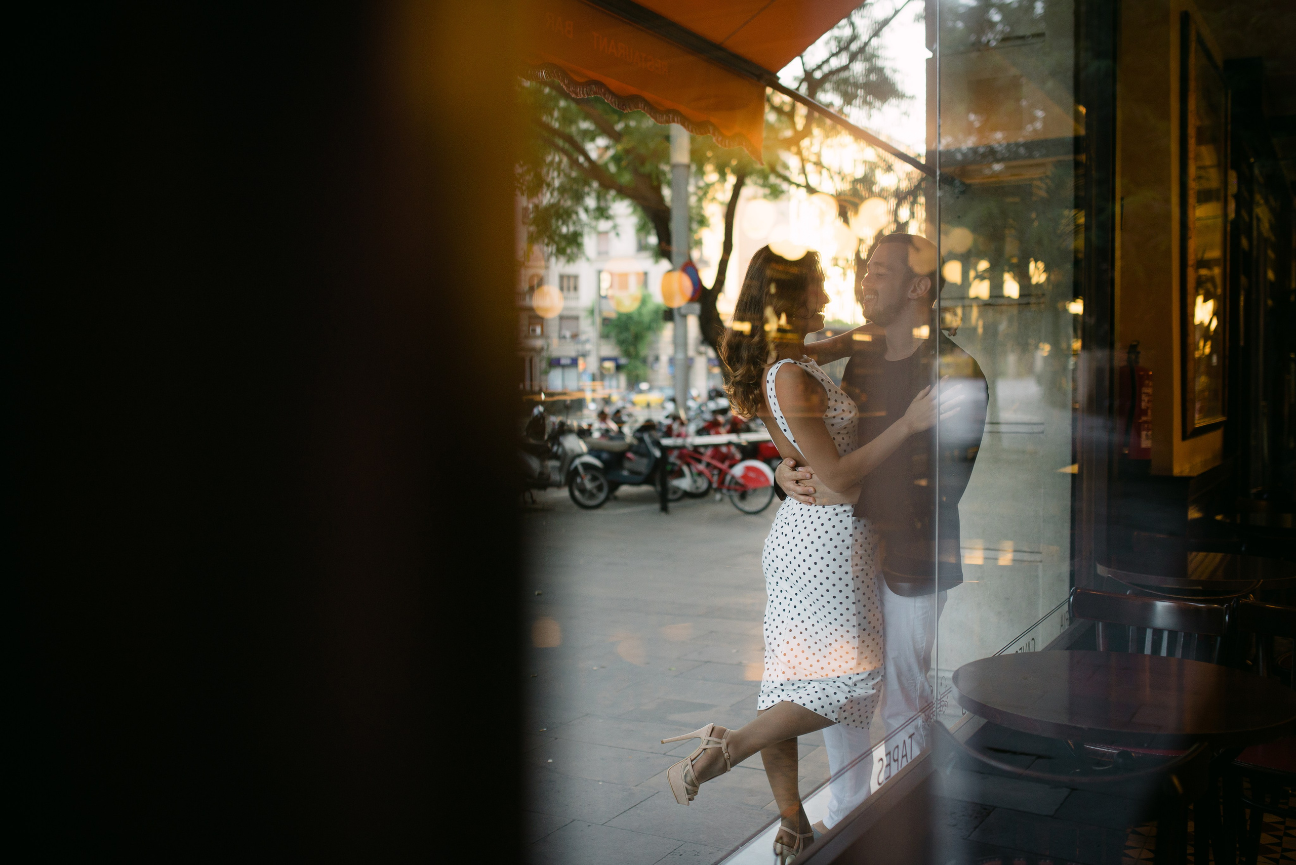 Nadia&Leo sesión fotográfica en Barcelona. Fotógrafo profesional Bilbao