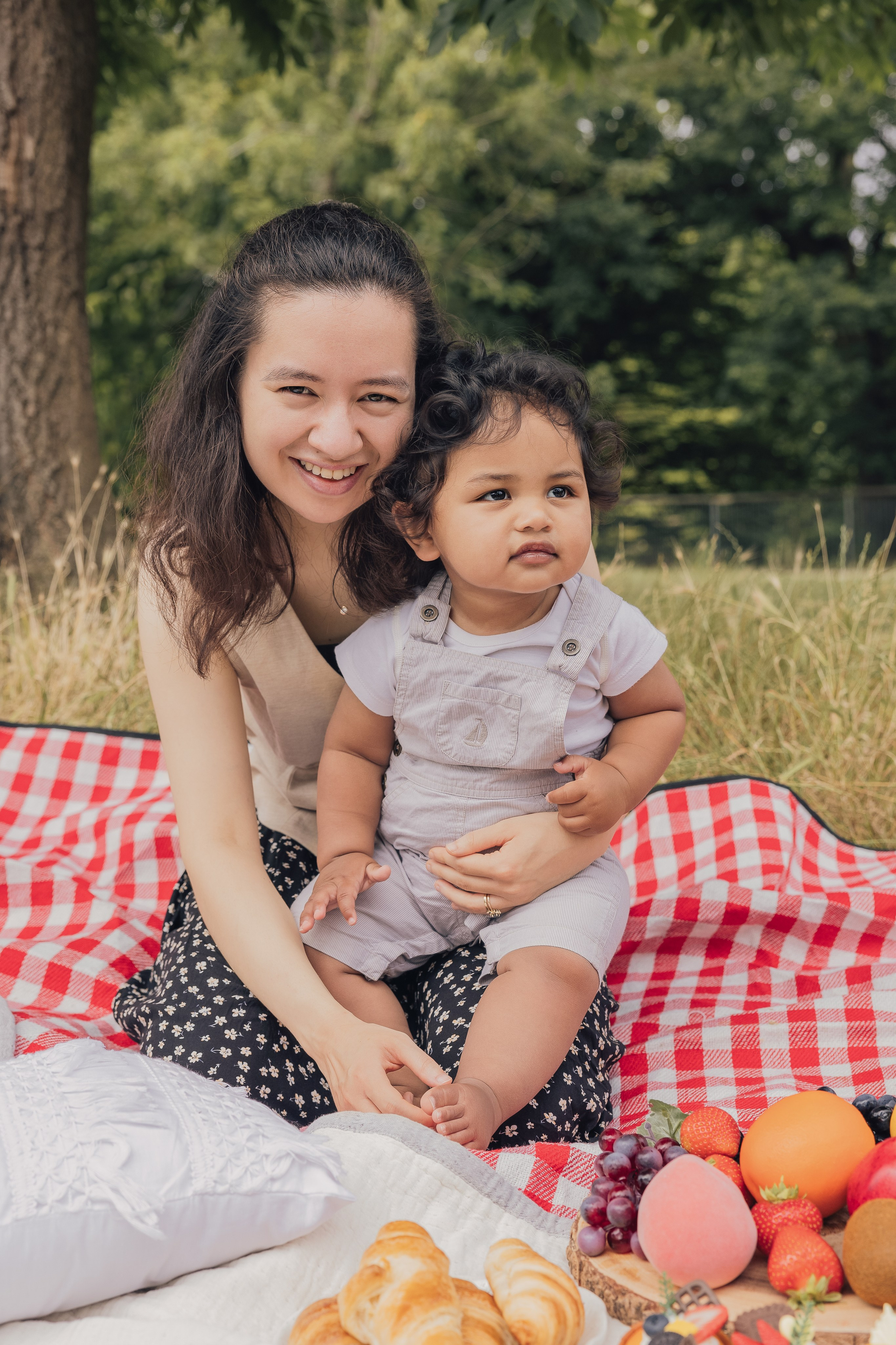 Summer Picnics. PHOTOGRAPHER IN LONDON