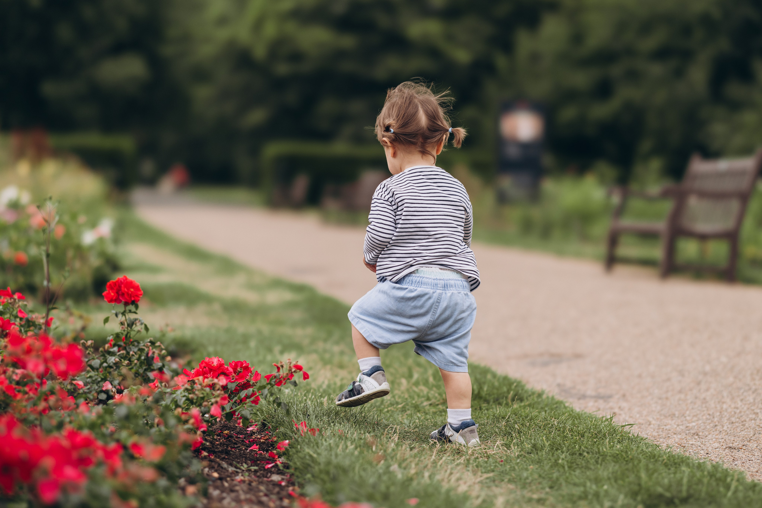 Milena with parents (Greenwich Park). Anastasia Klink, Photographer in London