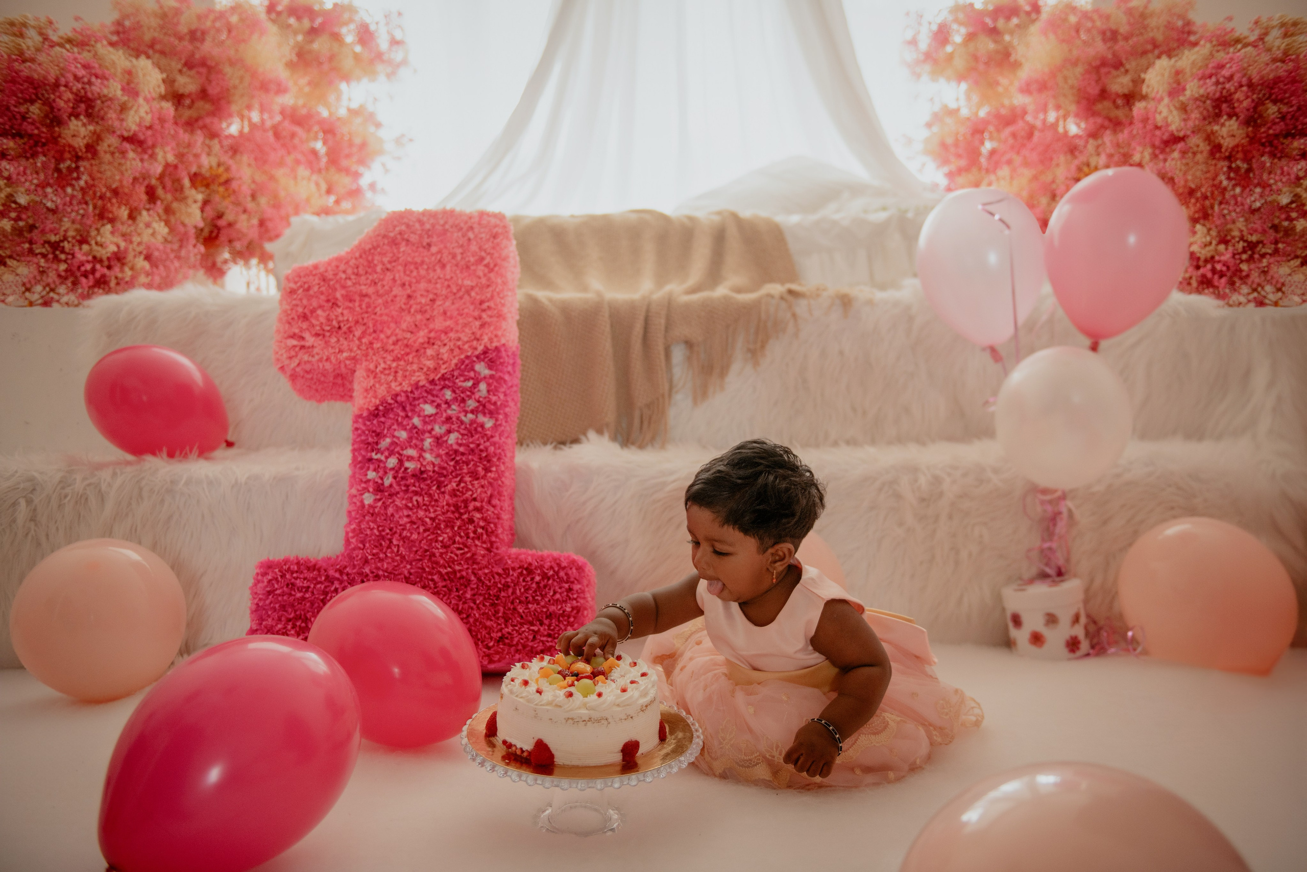 Съемка дня рождения в студии в центре Праги. Профессиональный фотограф в Праге Анастасия Харитонова