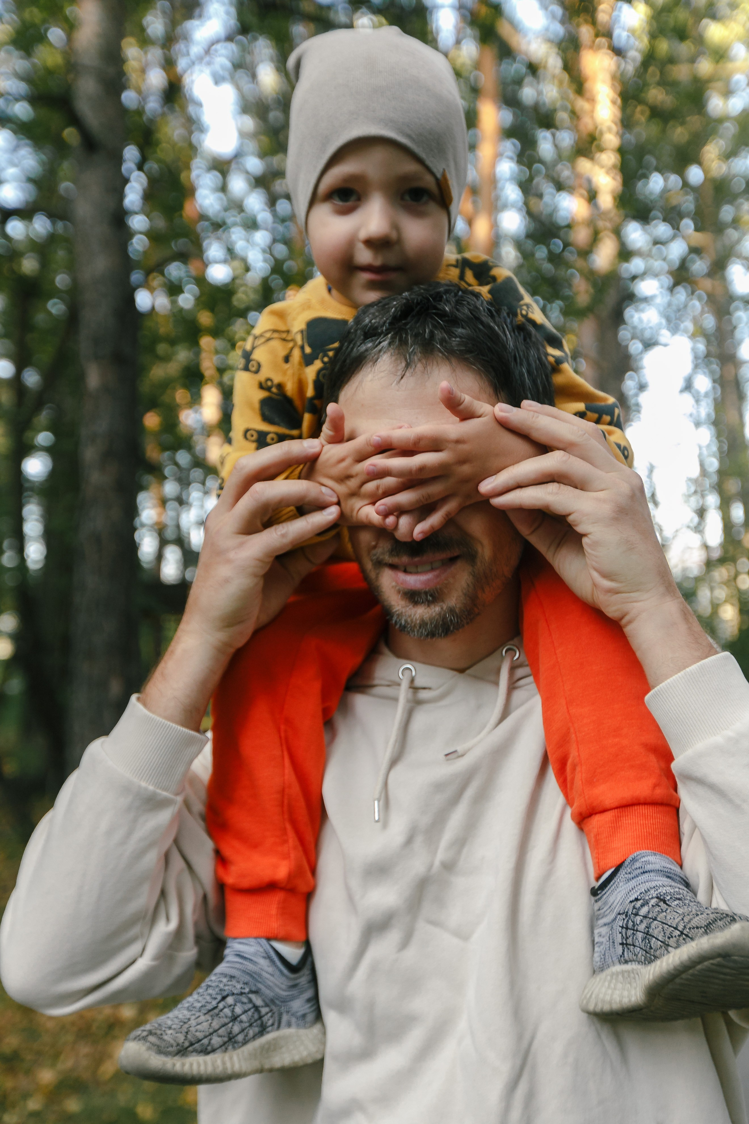 Fotos de una familia numerosa temprano en la mañana. Fotógrafo de retrato, familia y reportajes en Valencia | España | Europa Vitalii Lumier