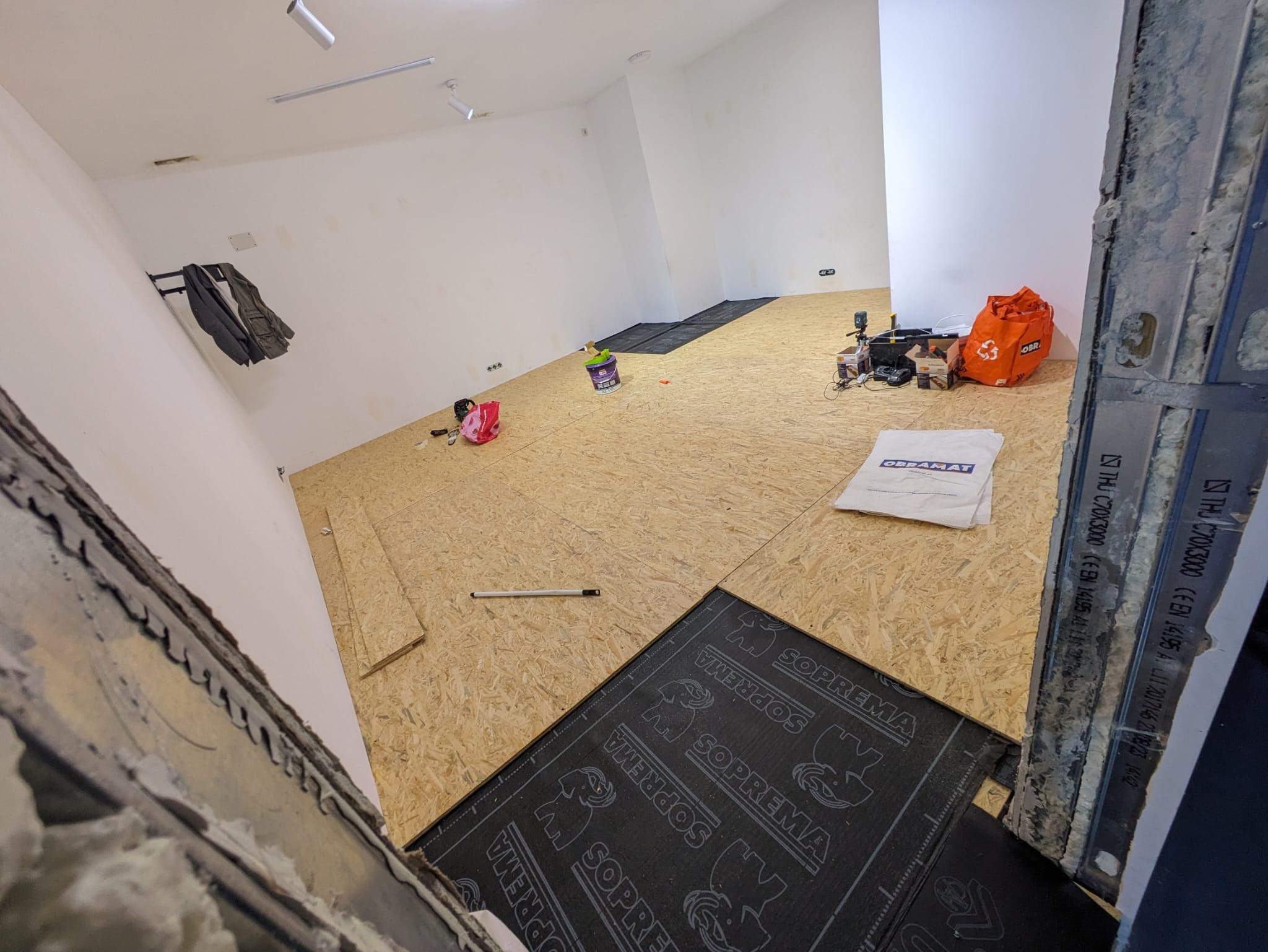 Proyectos. Reformas integrales de pisos, baños y cocinas con aislamiento acústico en Barcelona | B22 Reforma