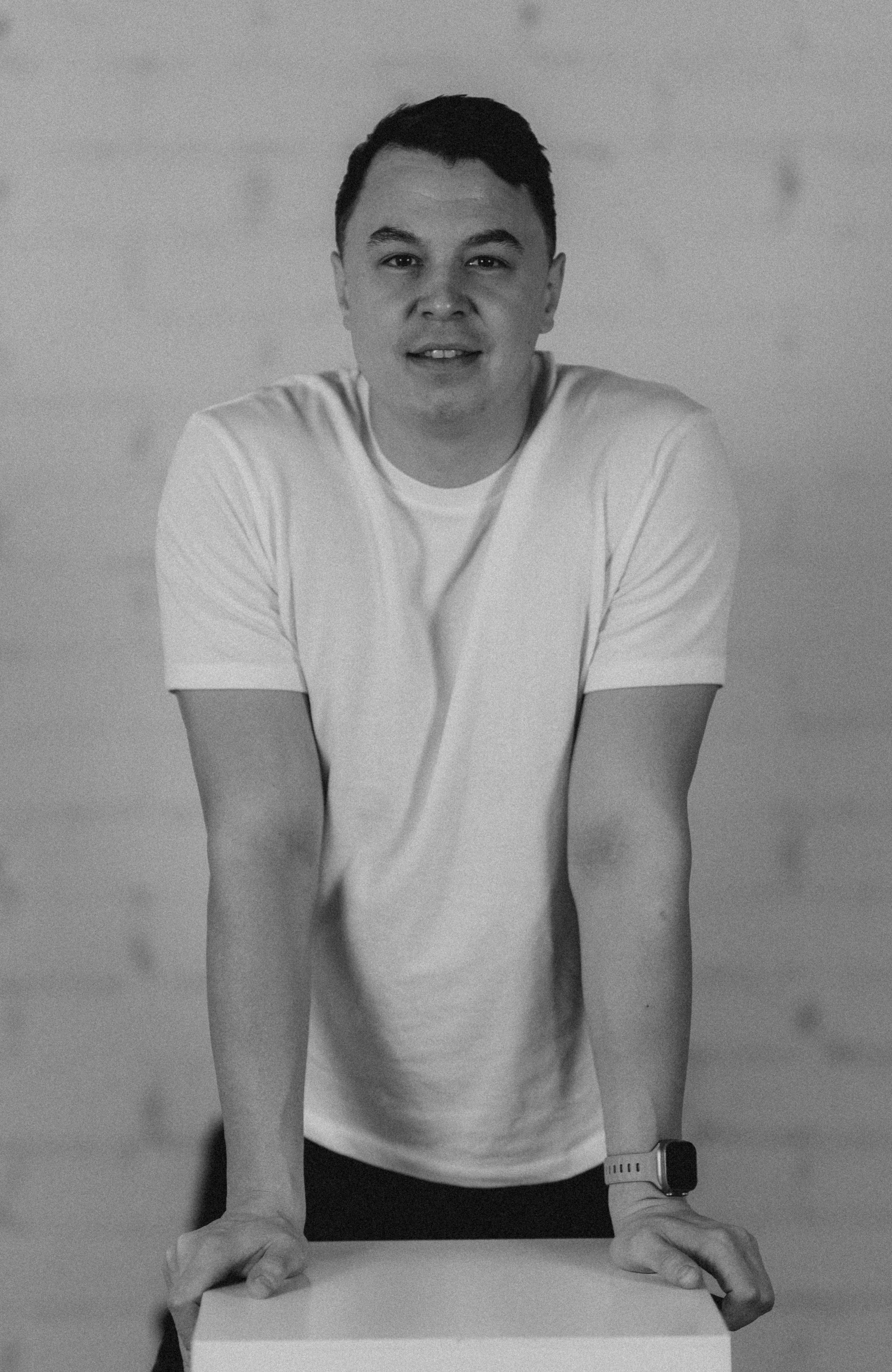 Family, bnw, photoshoot. Wedding and portrait photographer in Helsinki Vickan O