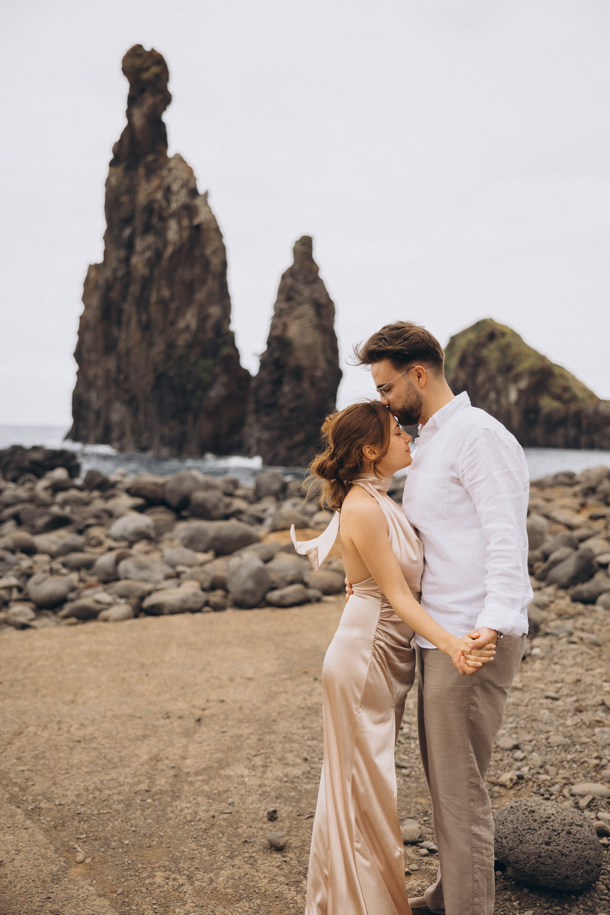 Romantic surprise proposal in Ribeira da Janela, Madeira – couple photography on the cliffs by the ocean
