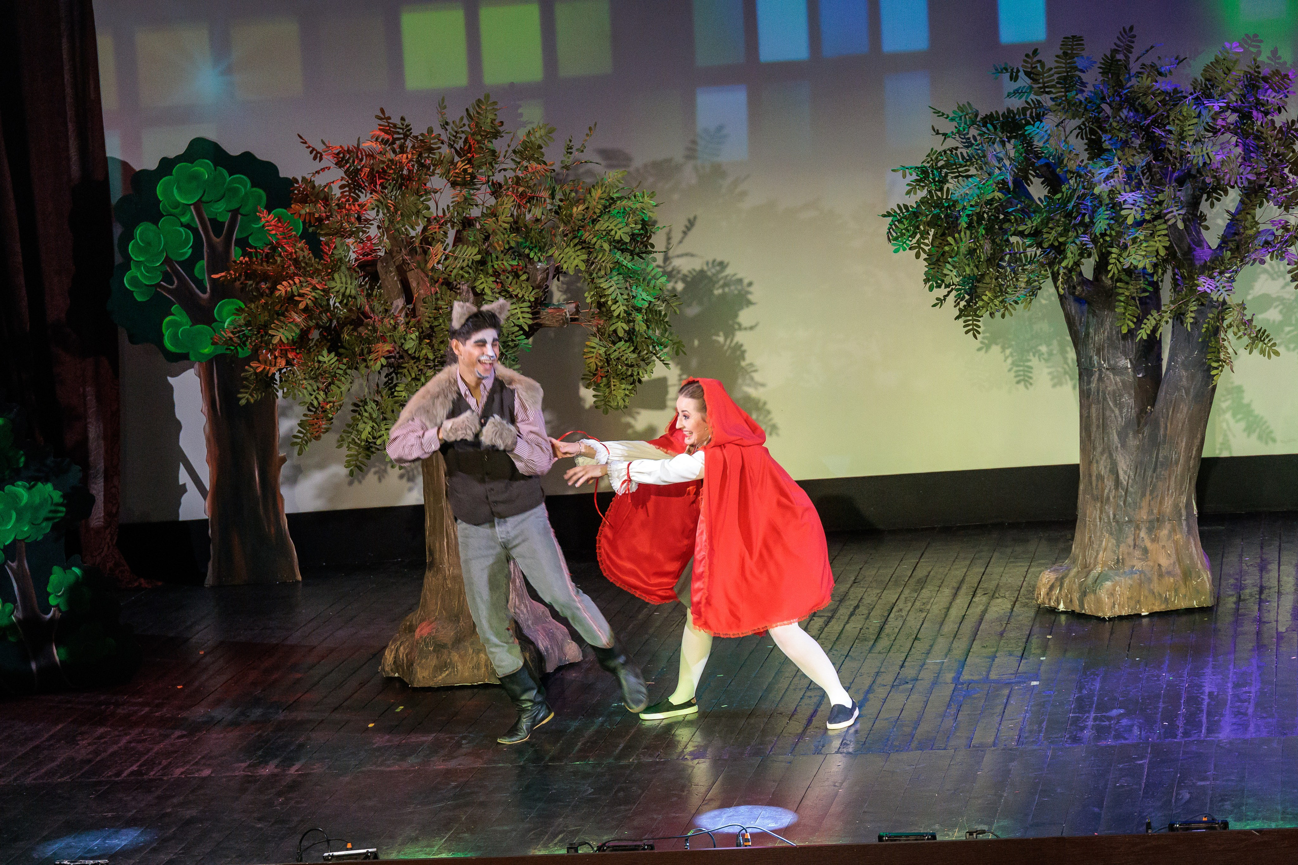 Povestea Scufita Rosie. Clounella. ✔️ Servicii foto si video in Chisinau Moldova - Cinematic.md