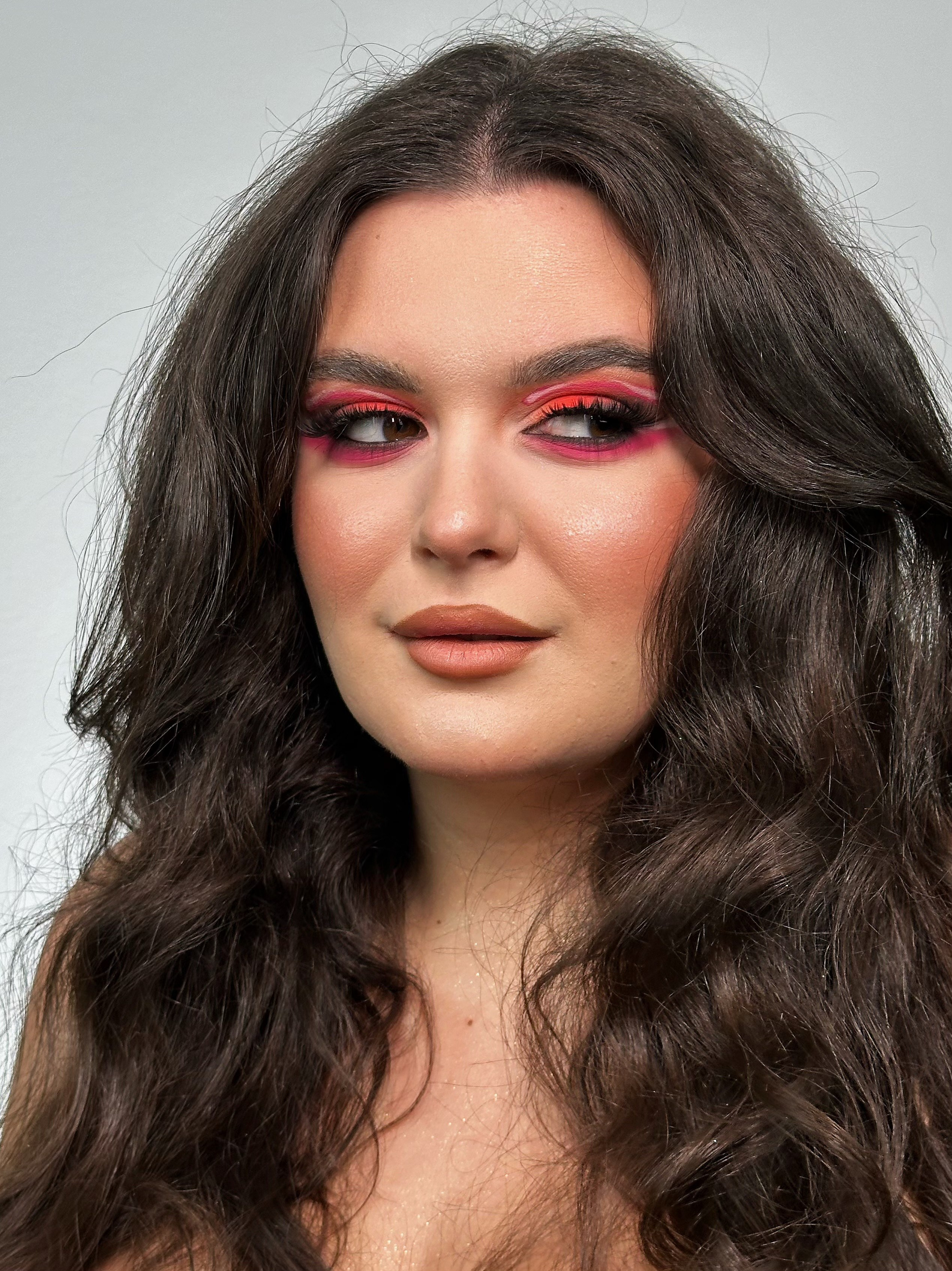 Makeup profesional Cluj-Napoca. Makeup artist, artist sprancene si laminare in Cluj-Napoca | Anca Vasilie